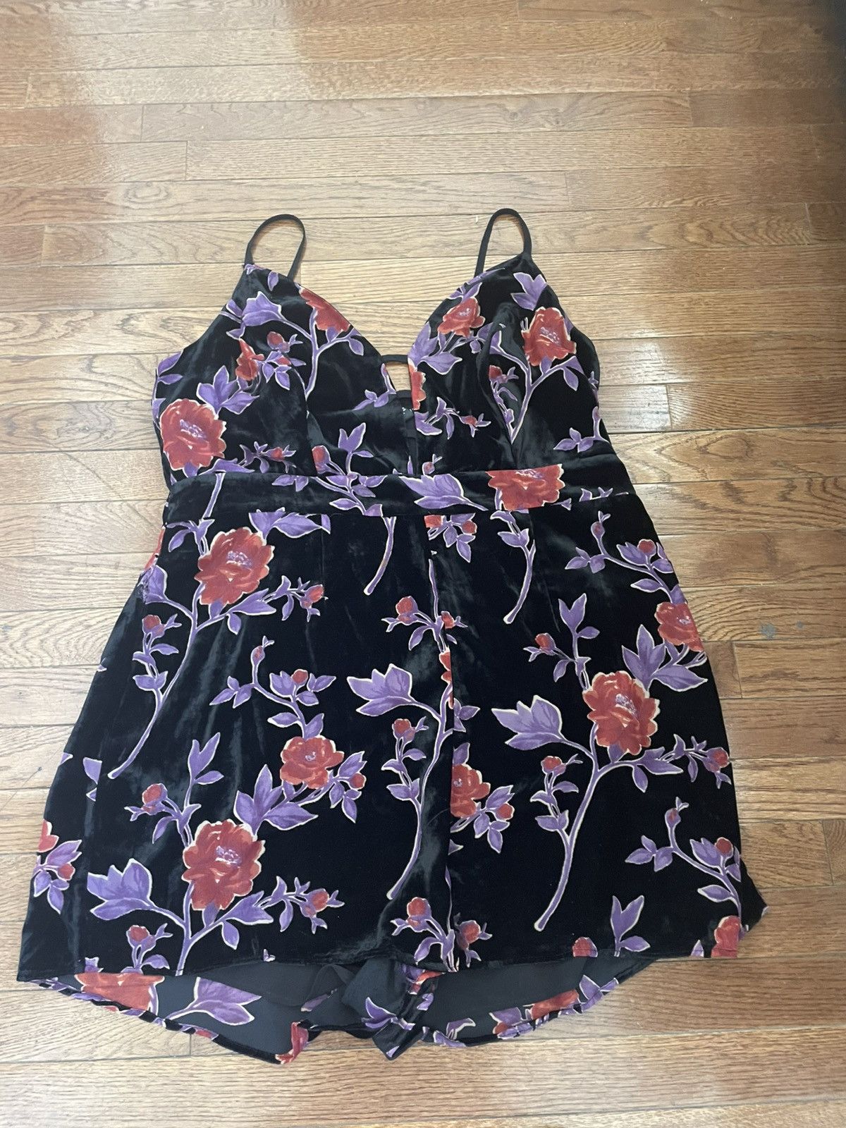 Forever 21 Forever 21 black, purple, coral floral velvet & sheer romper Size 40" / US 18 - 1 Thumbnail