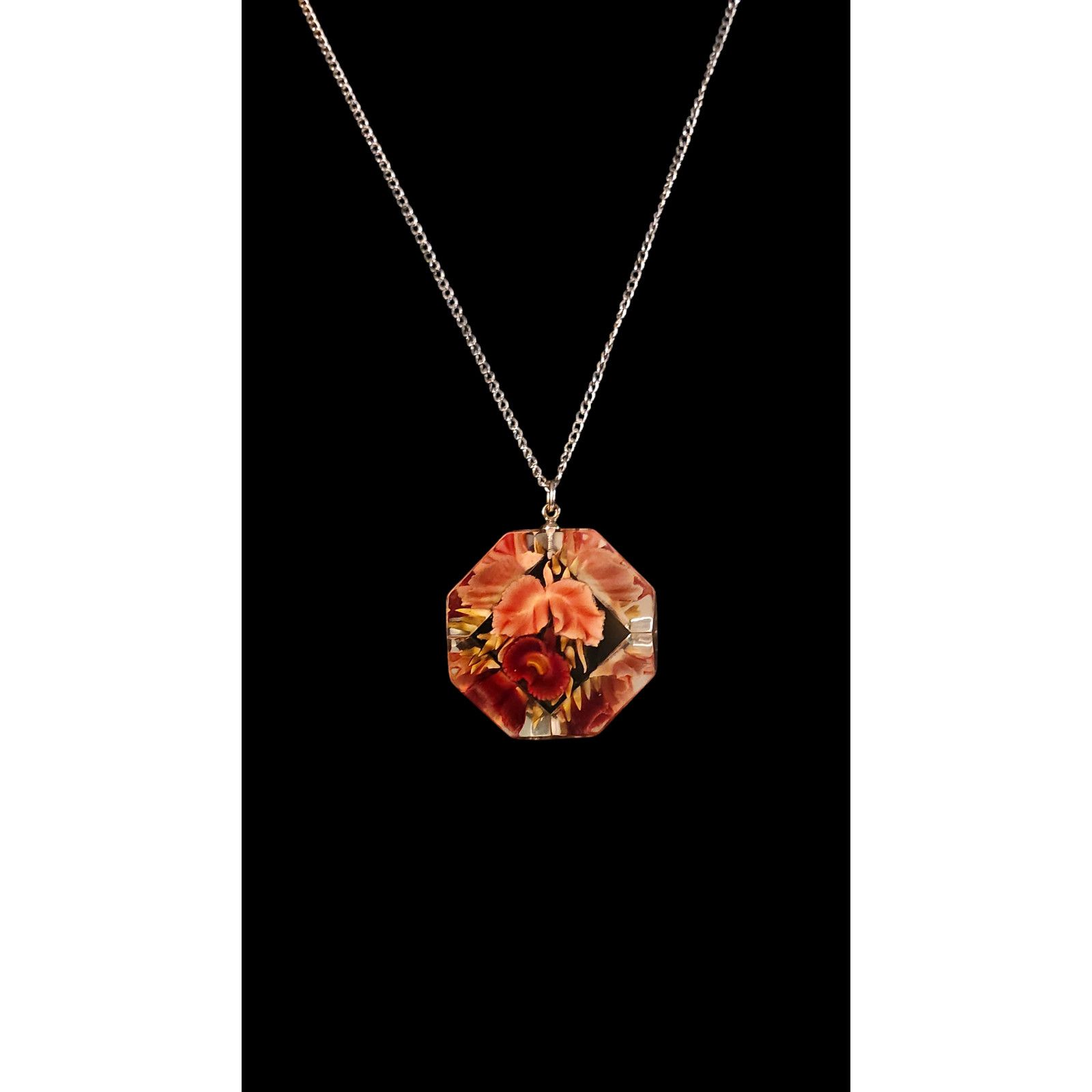 Unknown London Vintage Clear Plastic Lucite Rose Charmeus Pendant Necklace Size ONE SIZE - 5 Thumbnail