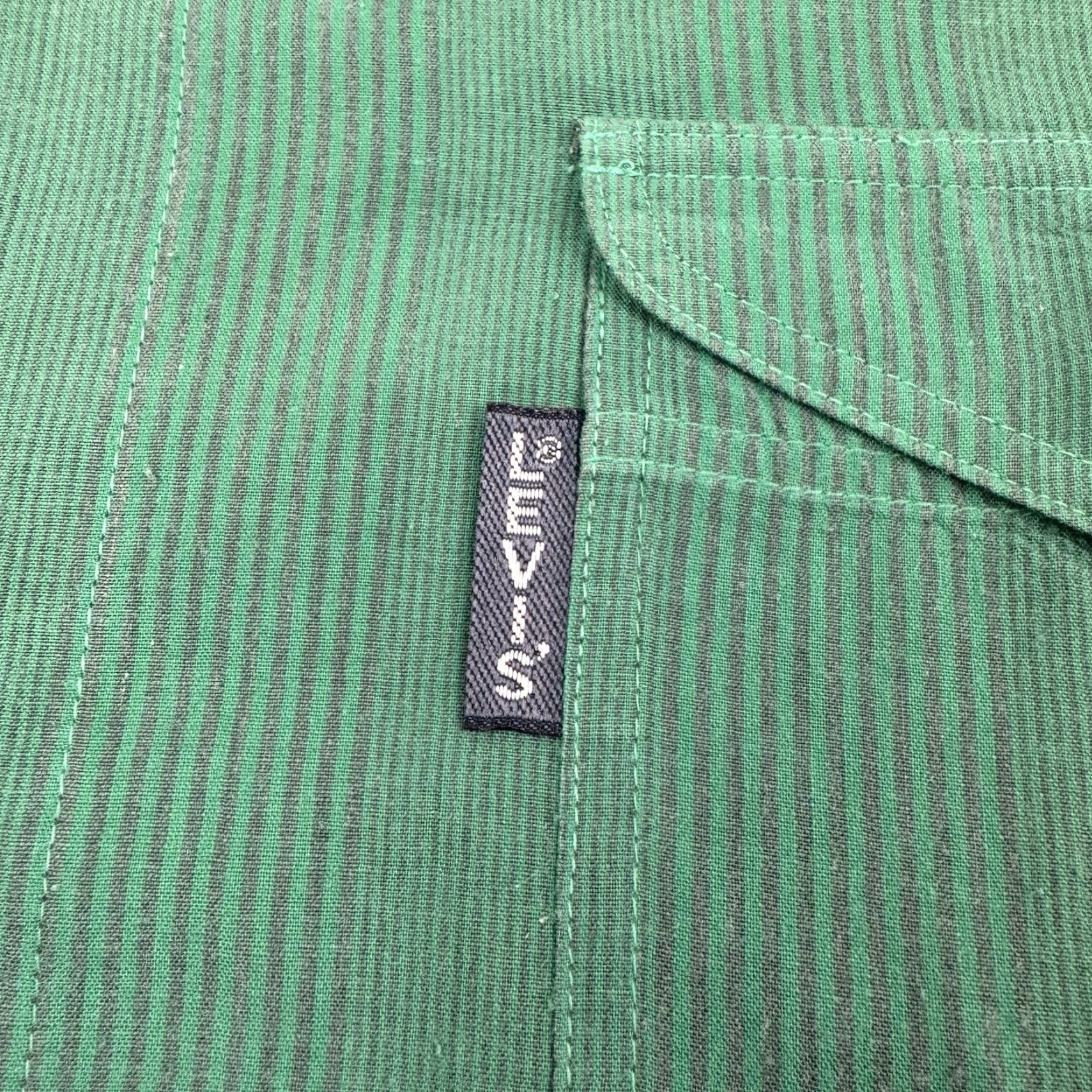 Levi's VINTAGE Levi's Button-Up Shirt Adult Large Green Striped Collared 80s Casual Mens Size US L / EU 52-54 / 3 - 3 Thumbnail