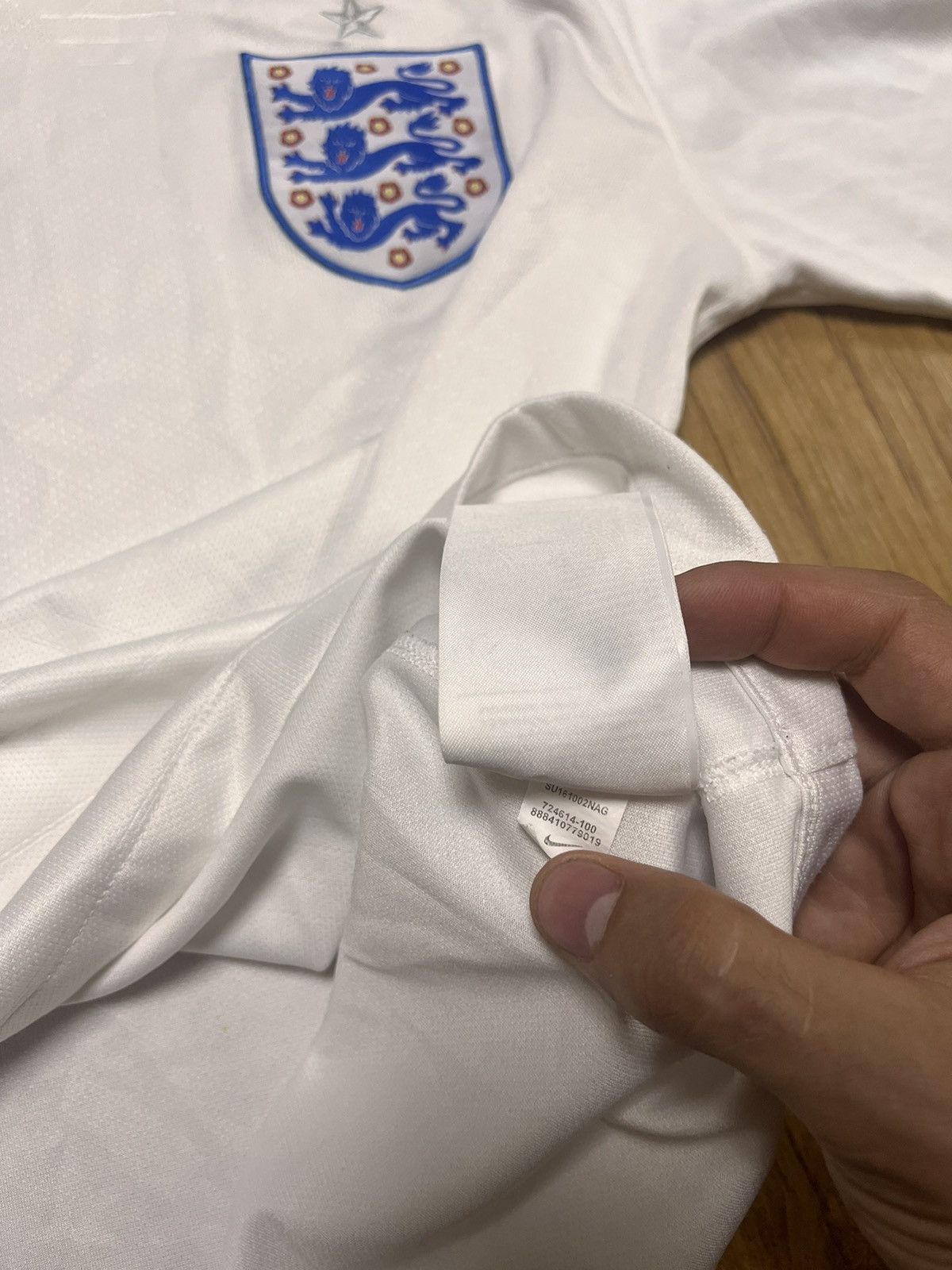 Nike 2018-19 England Soccer Jersey Football Size US L / EU 52-54 / 3 - 4 Thumbnail