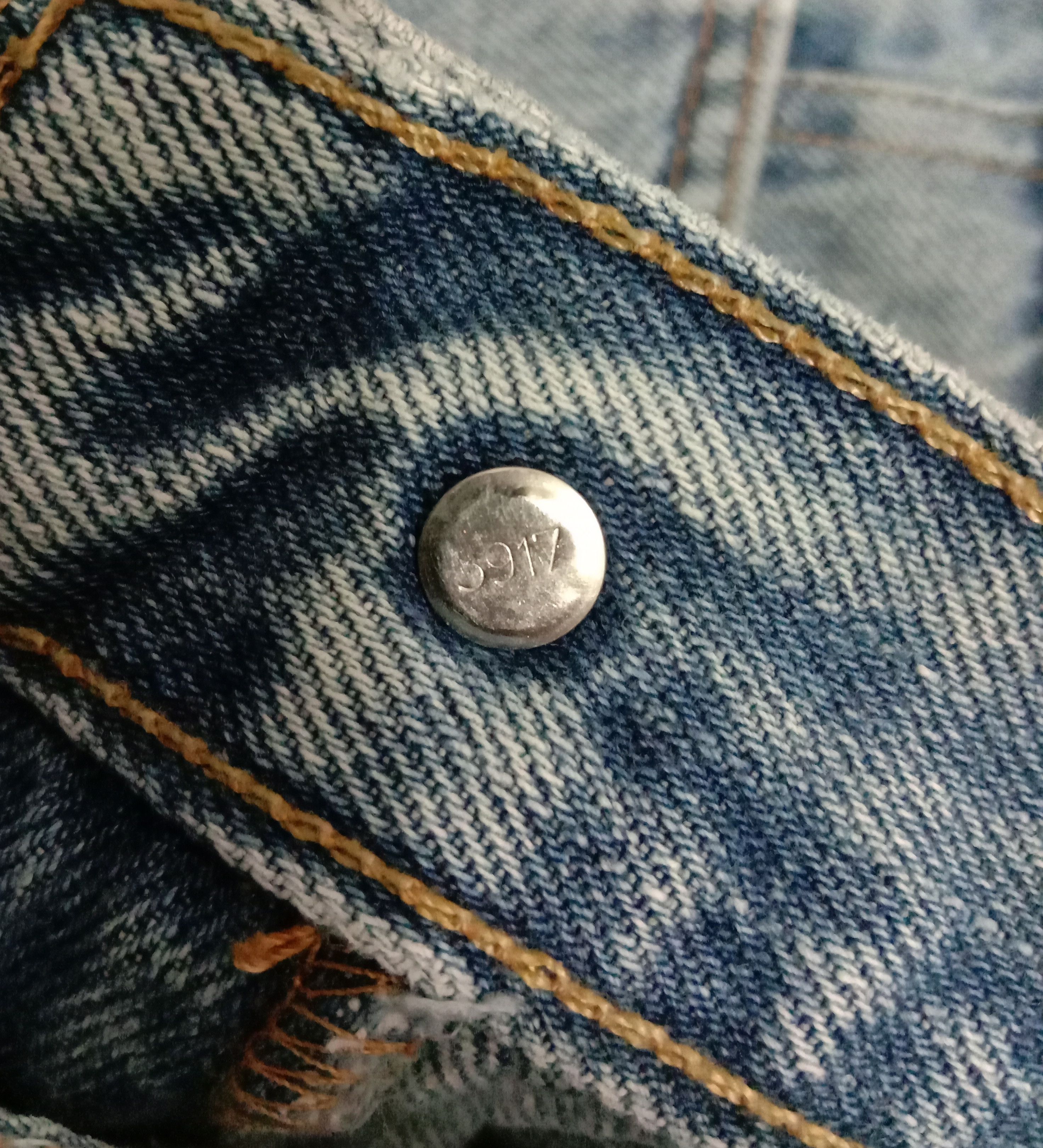 Levi's Vintage Levi's 505 Jeans Regular Fit Light Wash Denim Size US 33 - 10 Thumbnail