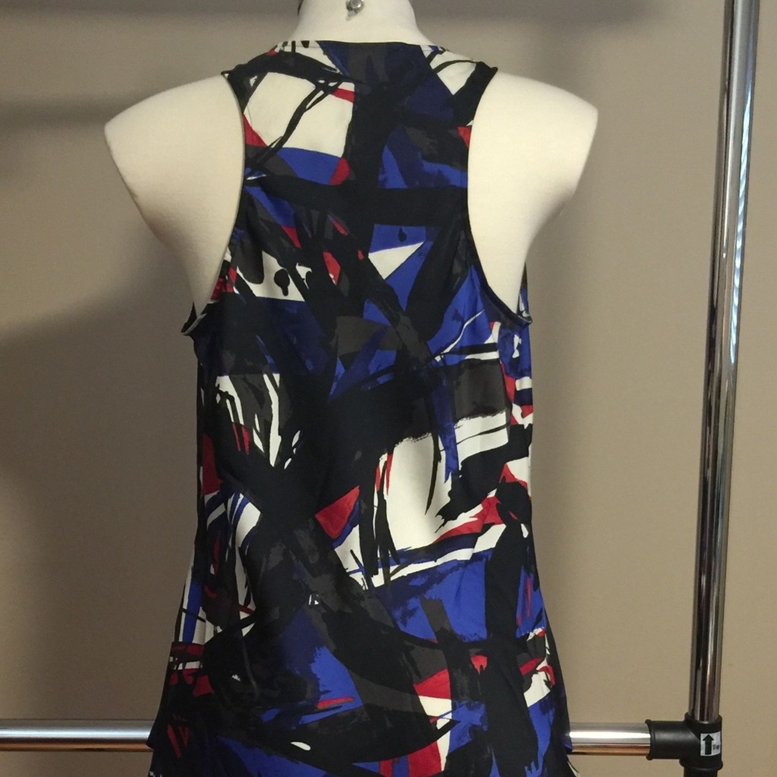 Michael Kors 2/$20 Michael Kors Modern Black/White/Red sleeveless top XL Size XL / US 12-14 / IT 48-50 - 2 Thumbnail
