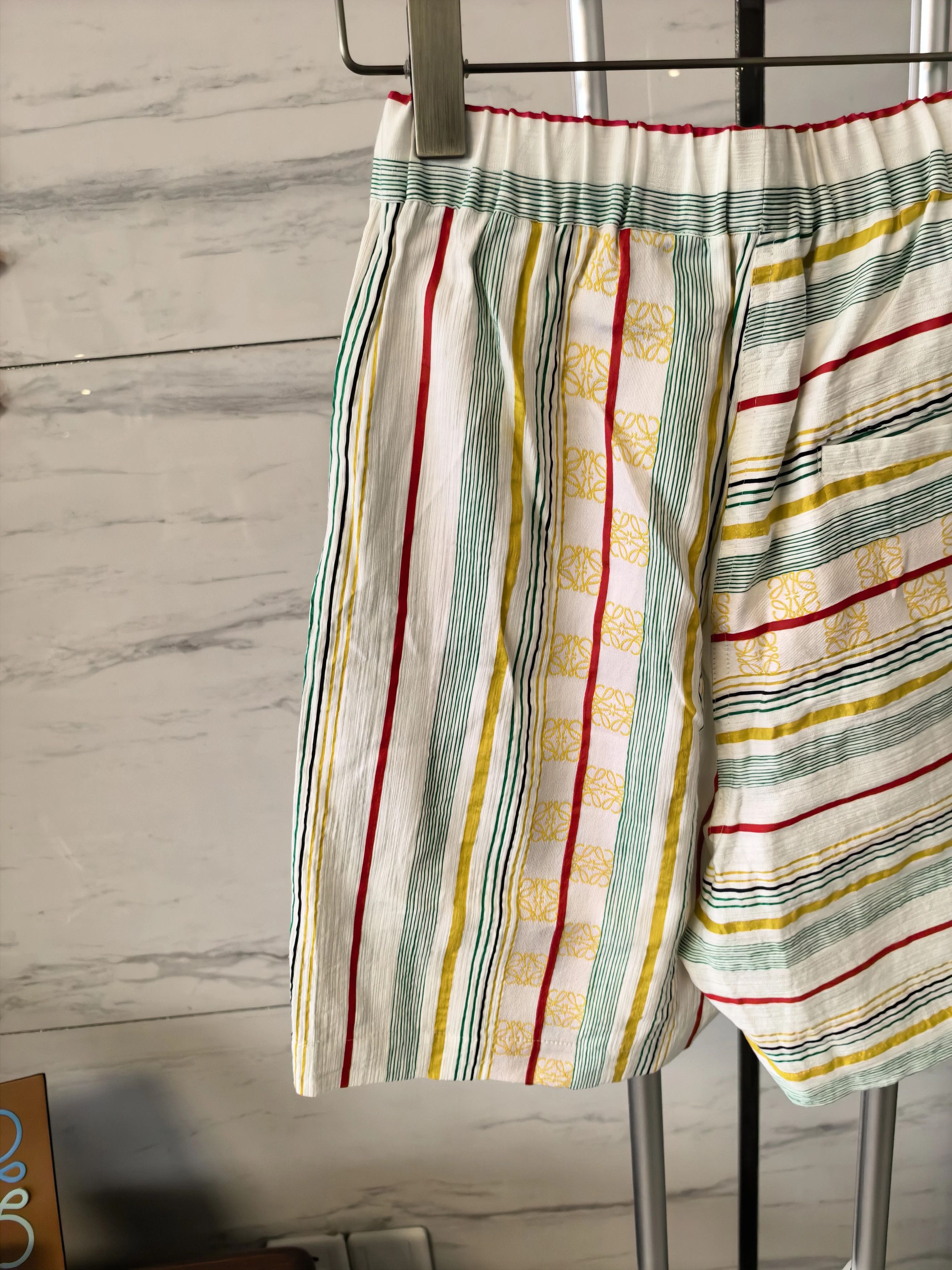 Loewe LOEWE SS23 XS Striped Logo Silk Short Size 25" / US 0 / IT 36 - 9 Thumbnail