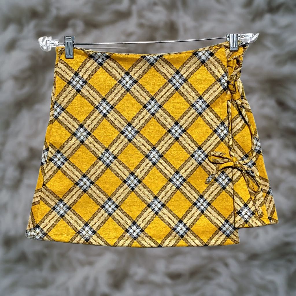 Vintage Madden NYC Side Lace Yellow Plaid Mini Skirt S School Girl Preppy Y2K Academia Skirt Women Junior S Yellow Plaid Mini Skirt Girls/Women Size 28" / US 6 / IT 42 - 1 Thumbnail