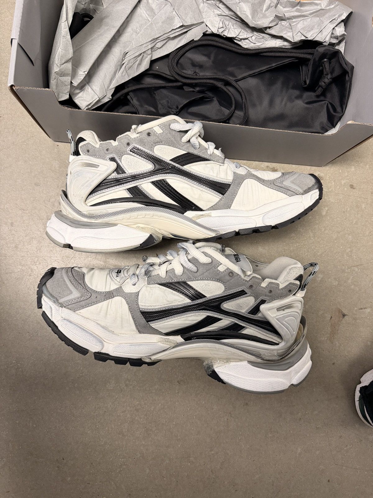 Balenciaga Balenciaga Runner Sneaker Size US 11 / EU 44 - 3 Thumbnail
