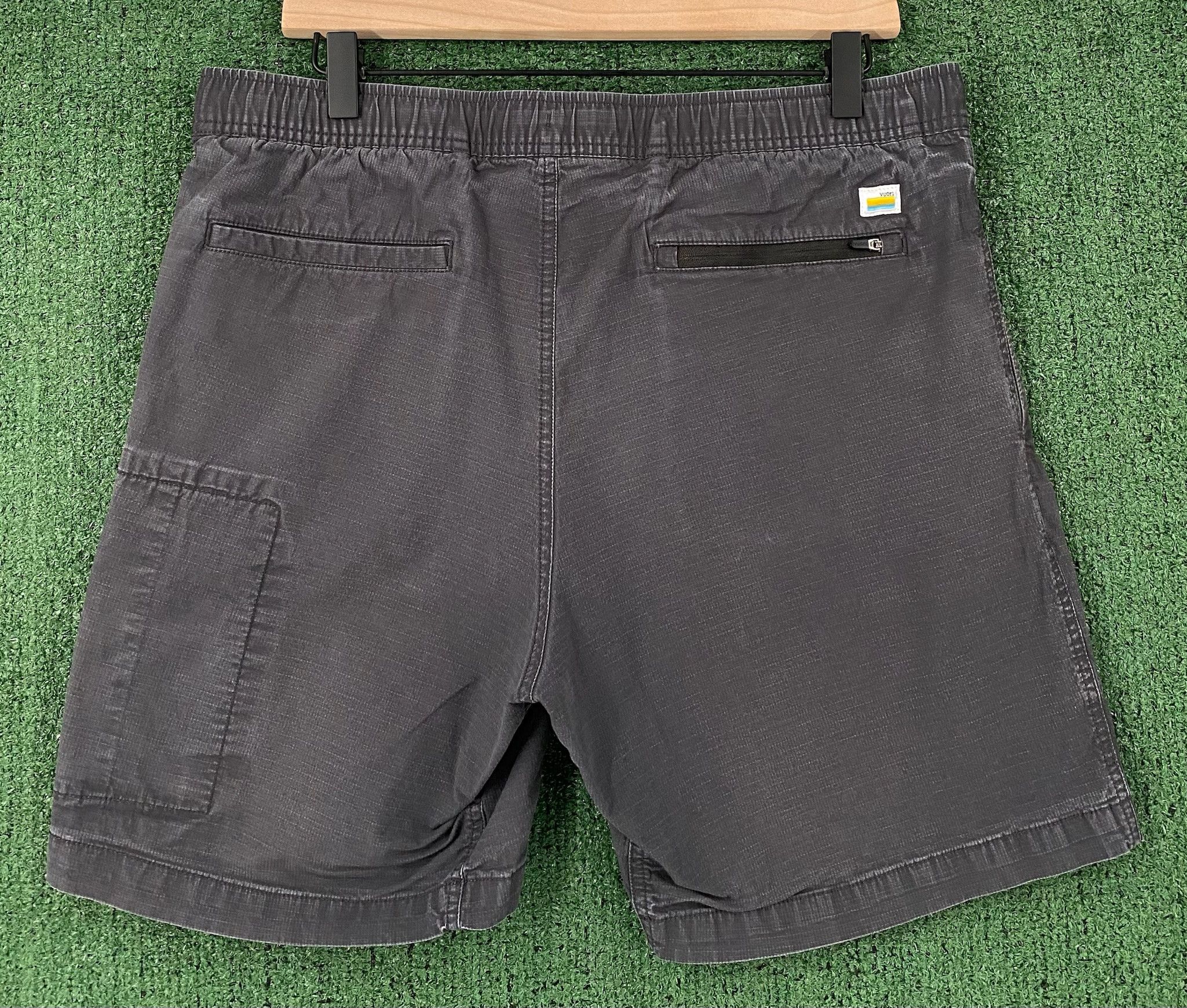 Vuori Vuori Ripstop Dark Grey Shorts Men’s Size Large Size US 34 / EU 50 - 4 Thumbnail