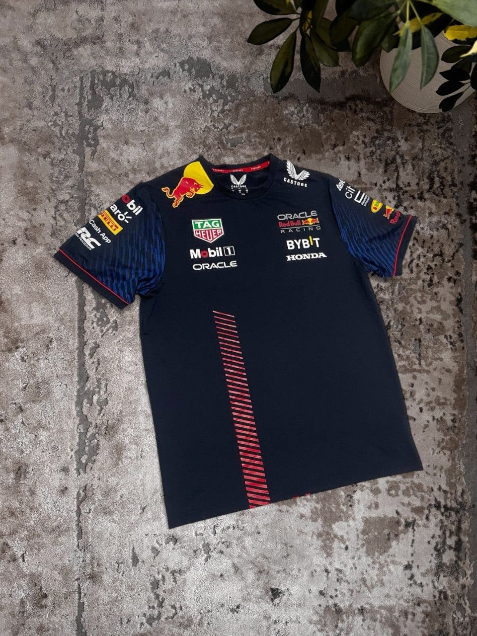 Red Bull Castore Red Bull Racing F1 Team Verstappen Racing T-Shirt Size US M / EU 48-50 / 2 - 1 Thumbnail