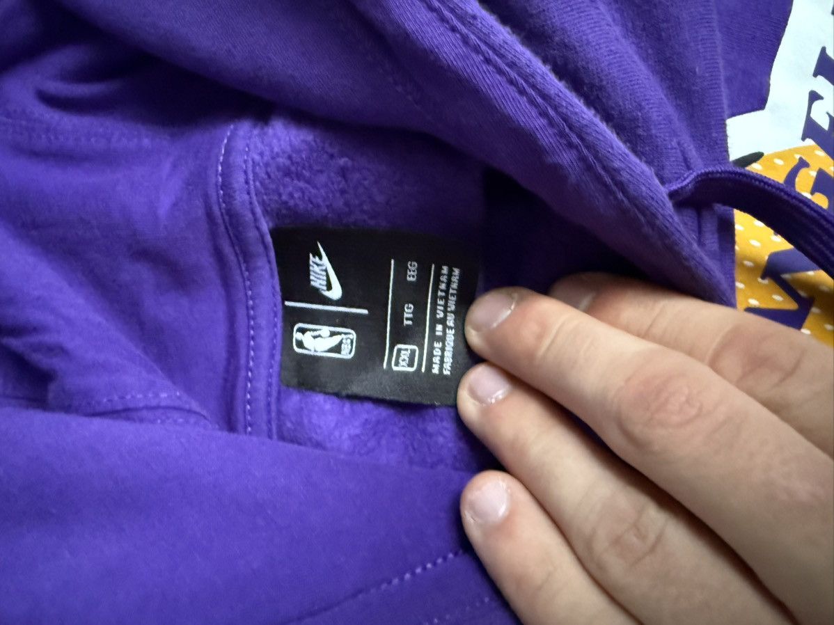 NBA × Nike Vintage Nike NBA Los Angeles Lakers basketball jersey hoodie Size US XXL / EU 58 / 5 - 3 Thumbnail