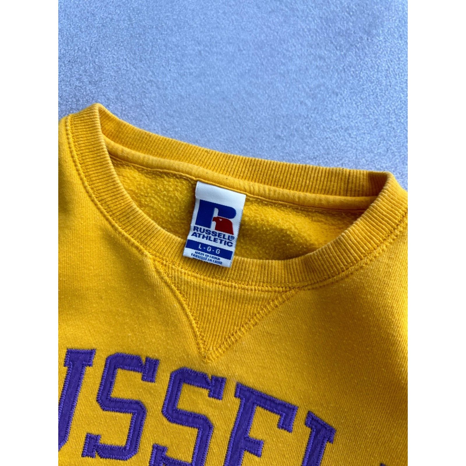Russell Athletic VTG Russell Athletic Yellow Boxy Sweatshirt Size US L / EU 52-54 / 3 - 6 Thumbnail