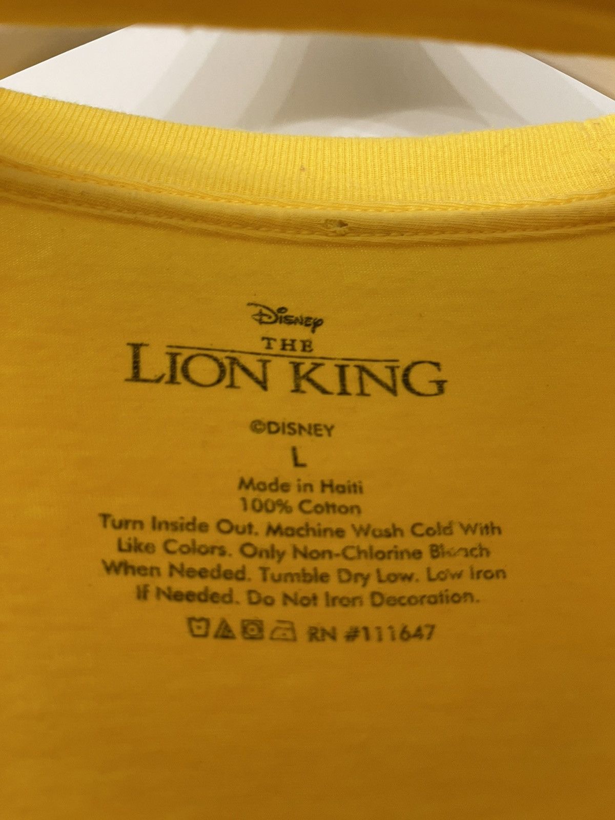Disney DISNEY X THE LION KING X VINTAGE TSHIRT LARGE YELLOW Size US L / EU 52-54 / 3 - 5 Thumbnail