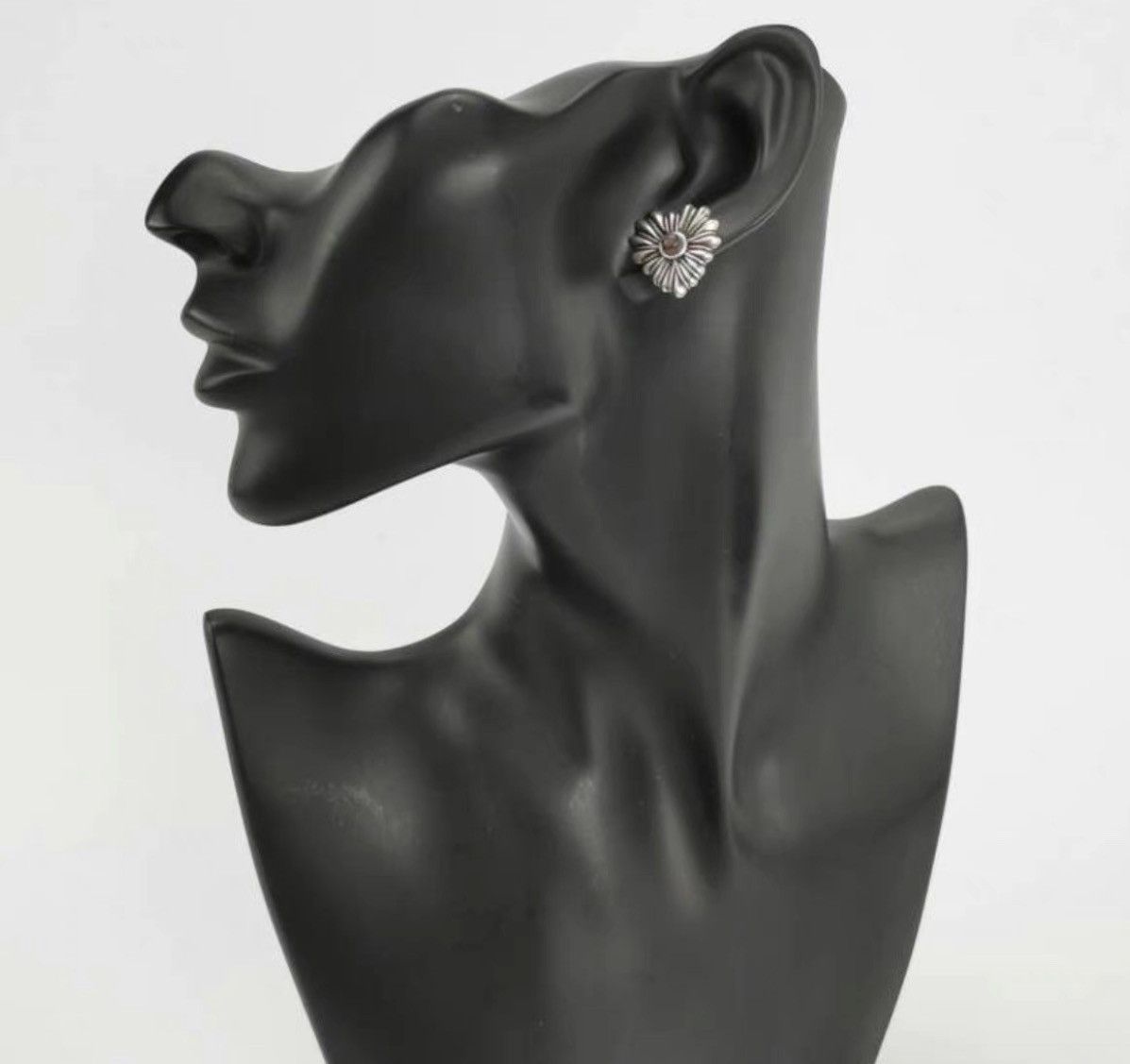 Gucci Gucci 925 Sterling Silver Heart Stud Earrings Size ONE SIZE - 4 Thumbnail