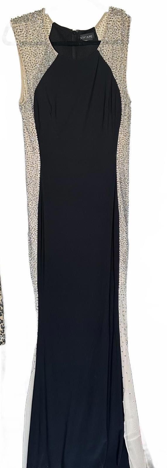 Designer Elegant Xscape Black Evening Gown with Beaded Detail Size M / US 6-8 / IT 42-44 - 1 Thumbnail