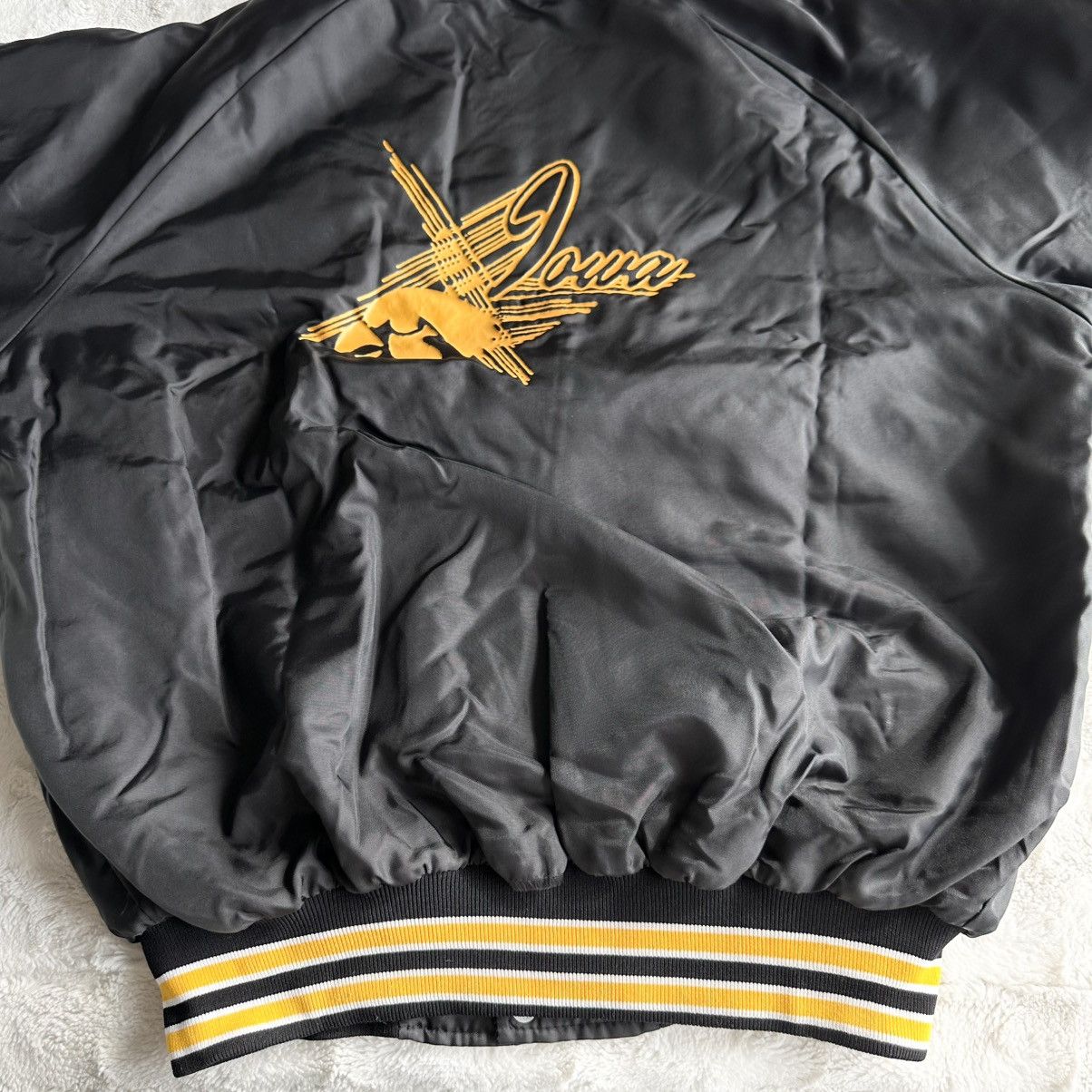 Other Vintage Iowa Satin Jacket Mens XL Black Hawkeyes Varsity Vtg Size US XL / EU 56 / 4 - 4 Thumbnail