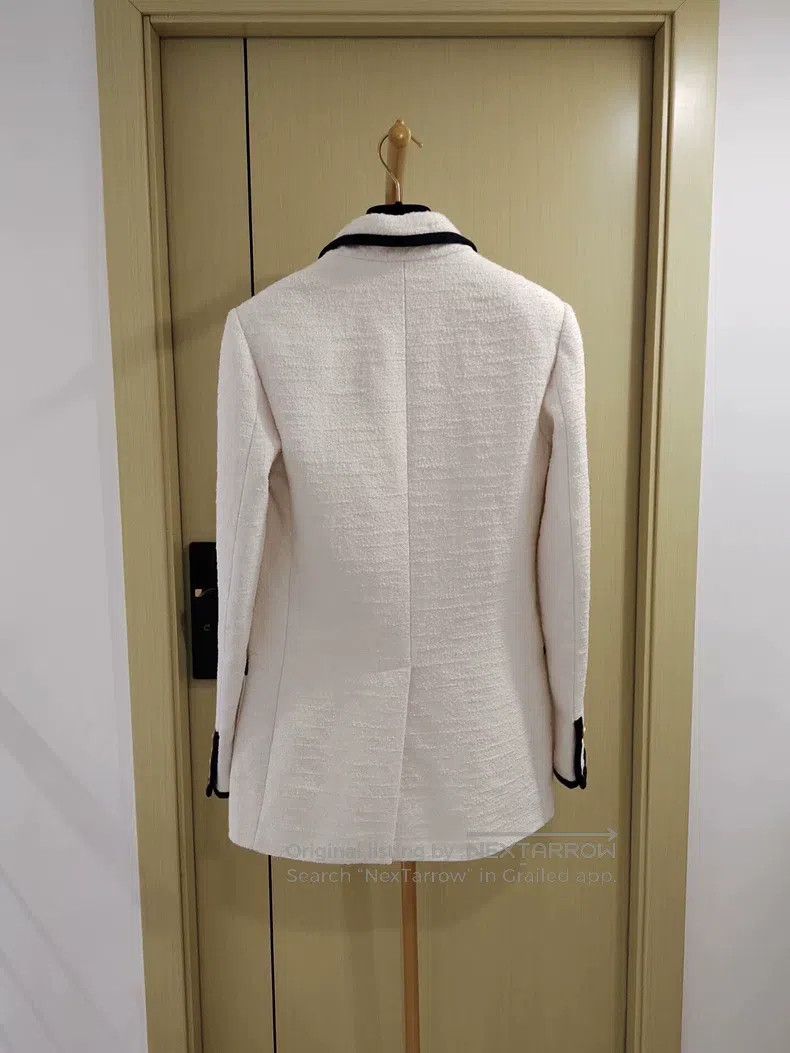 Valentino Valentino Wool gold buckle small fragrant jacket Size M / US 6-8 / IT 42-44 - 2 Thumbnail