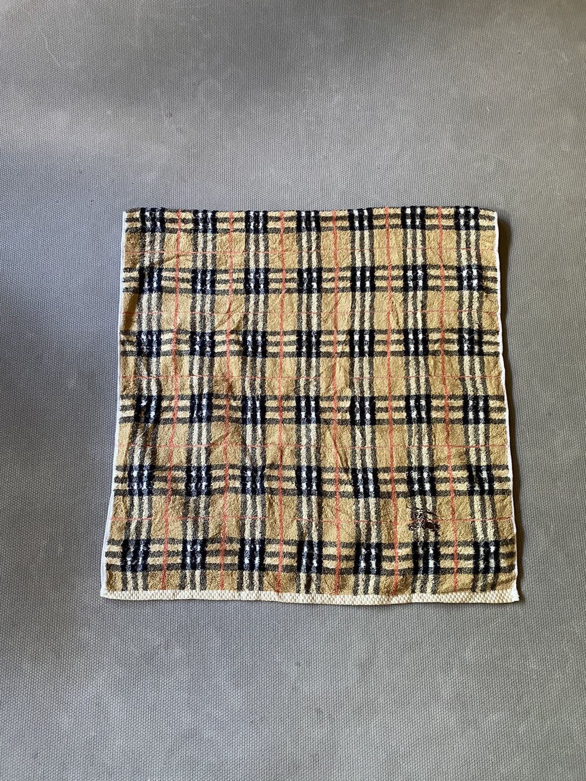 Burberry nova check towel