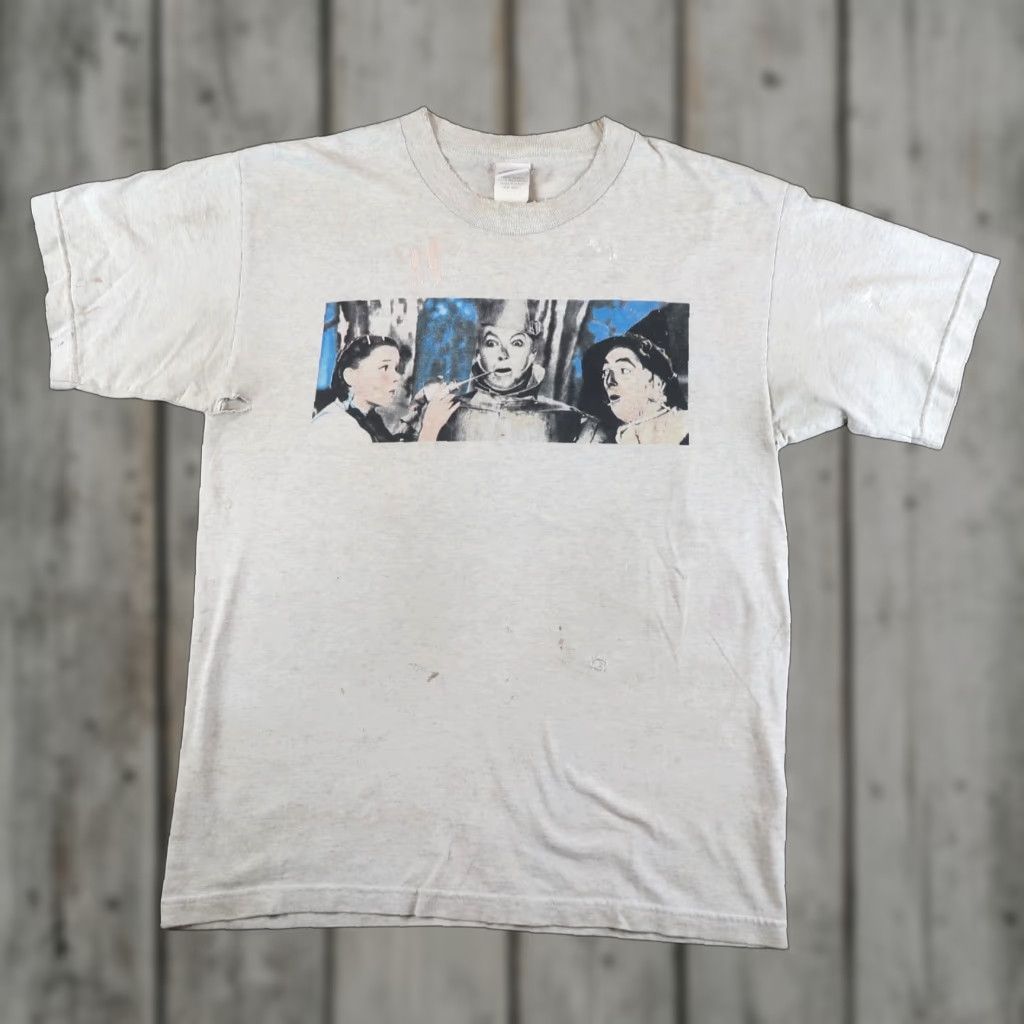 VINTAGE Warner Bros The Wizard of Oz T-Shirt Gray Crew Neck 1999 90s Size L Mens Graphic Print