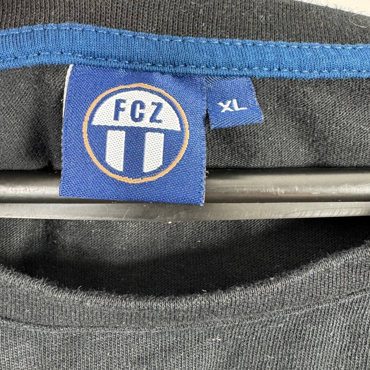 Other FC Zurich T Shirt Black Graphic Logo Switzerland Football XL Size US XL / EU 56 / 4 - 6 Thumbnail