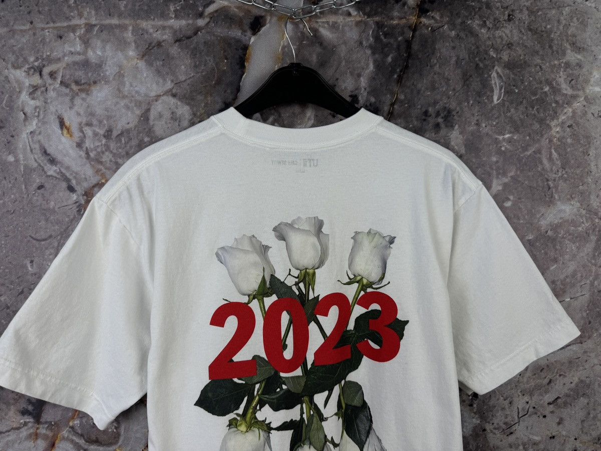 Other Men’s Uni Qlo Cali Dewitt Roses T-Shirt Size Small Size US S / EU 44-46 / 1 - 12 Thumbnail