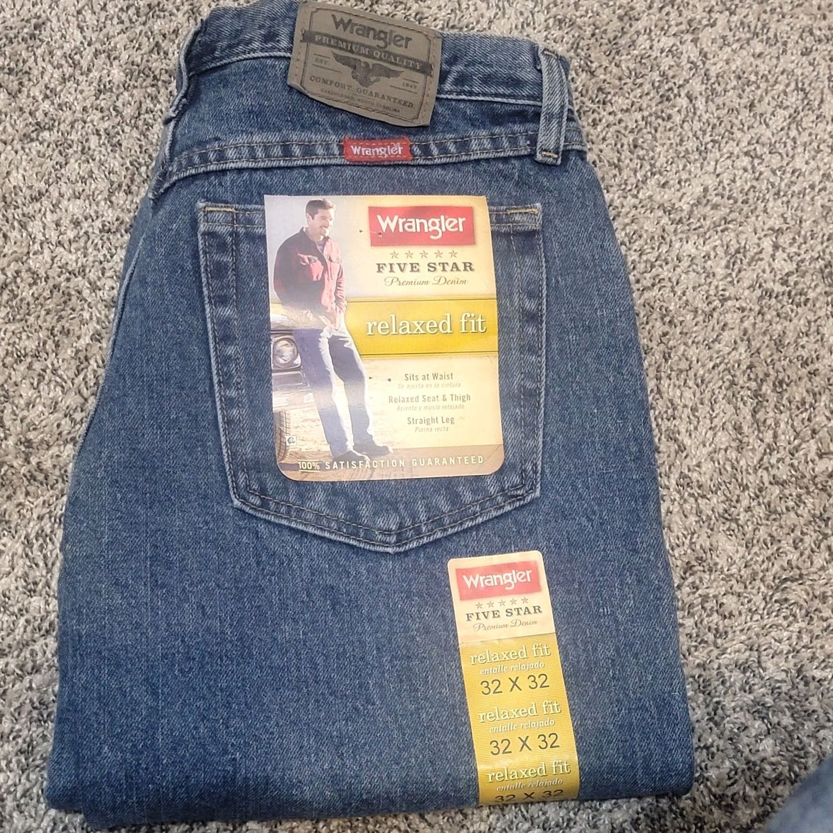 Wrangler Wrangler Rugged Wear Men's Jeans Relaxed Fit Straight Leg Denim 32x32 NWT Blue USA 5-Pocket Denim Jeans Regular Size 32 Wrangler Rugged Wear Size US 32 / EU 48 - 2 Thumbnail