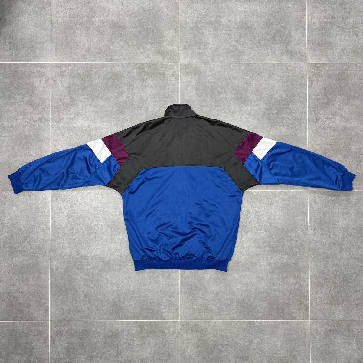 Adidas Vintage Adidas Track Jacket Retro 90s Men Size M Size US M / EU 48-50 / 2 - 17 Thumbnail