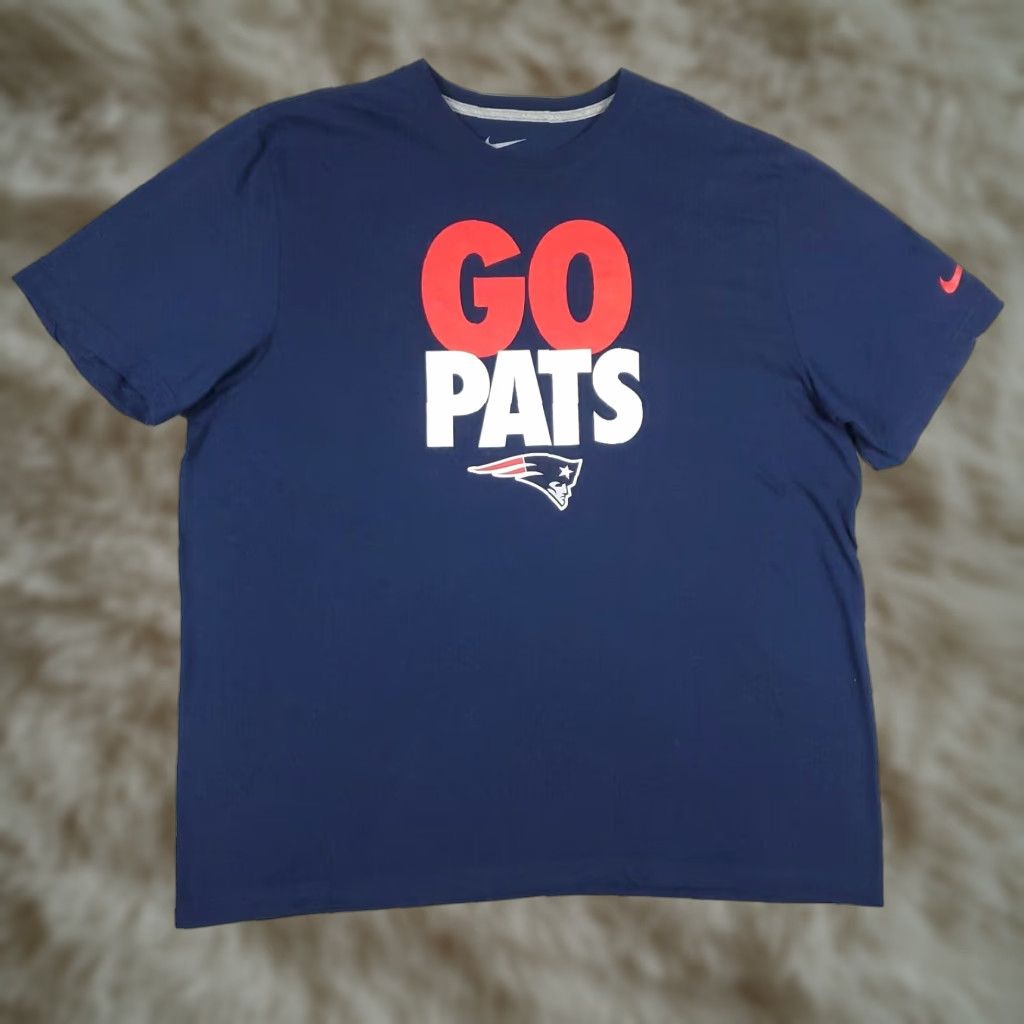 Nike VINTAGE Nike New England Patriots T-Shirt Navy Blue Adult 2XL Navy Blue Logo Patriotic Mens Size US XXL / EU 58 / 5 - 1 Thumbnail