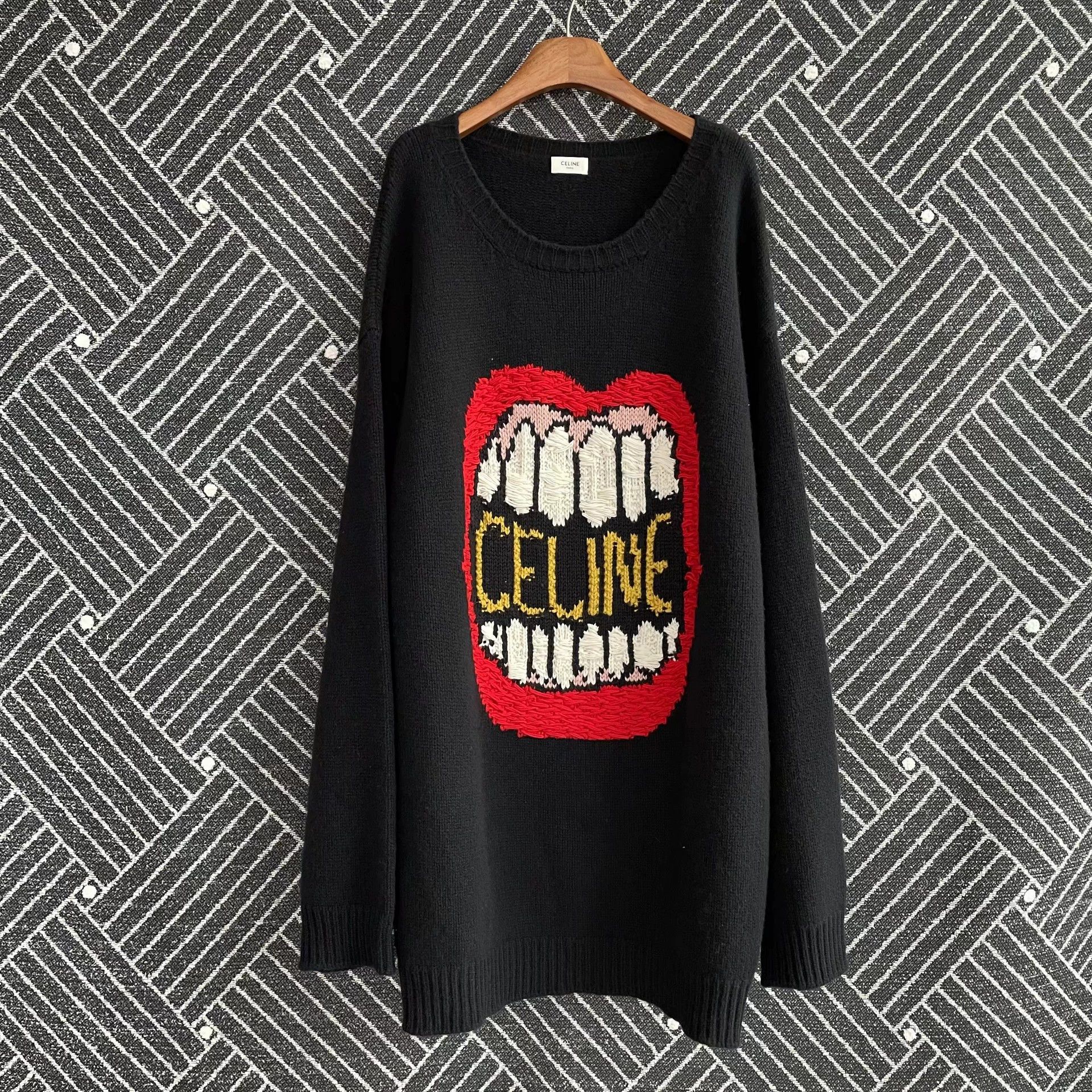 Celine Celine Red Lip Embroidered WoolCashmere OS Sweater XXL 98N Size XXL / US 16-18 / IT 52-54 - 1 Thumbnail