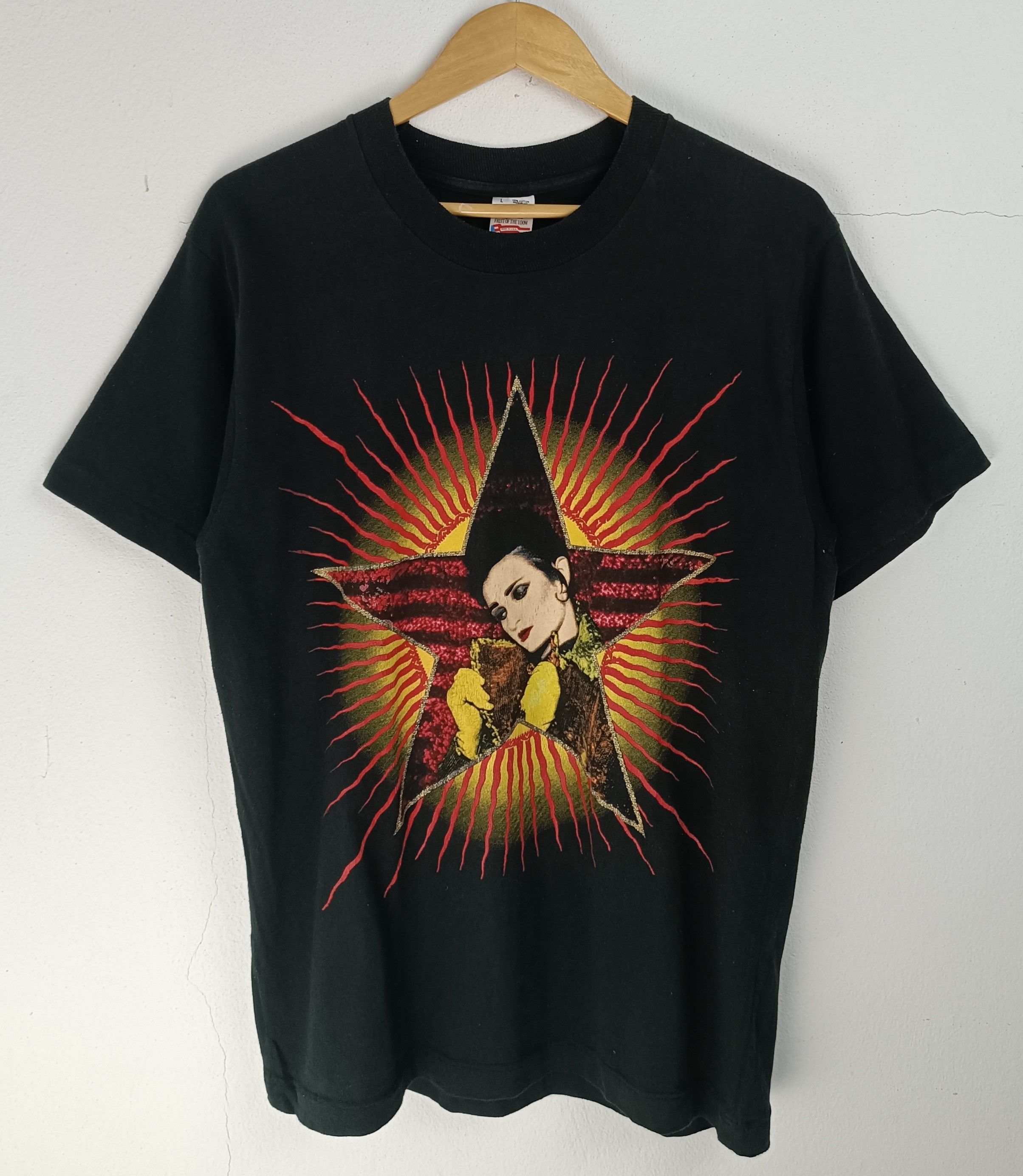 Vintage VINTAGE 90'S SIOUXSIE & THE BANSHEES 'WONDERLAND' RARE TEE Size US L / EU 52-54 / 3 - 3 Thumbnail