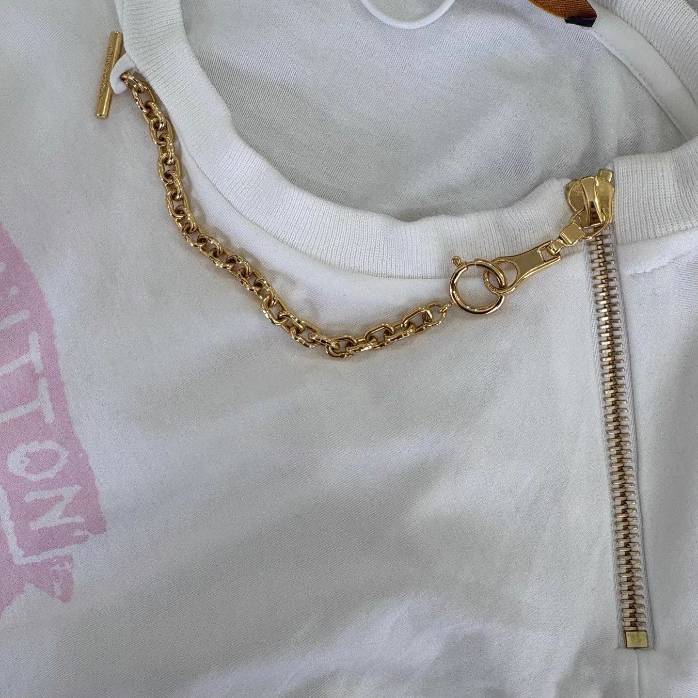 Louis Vuitton LV Shield Print Chain T-shirt NWT Size S Size S / US 4 / IT 40 - 5 Thumbnail