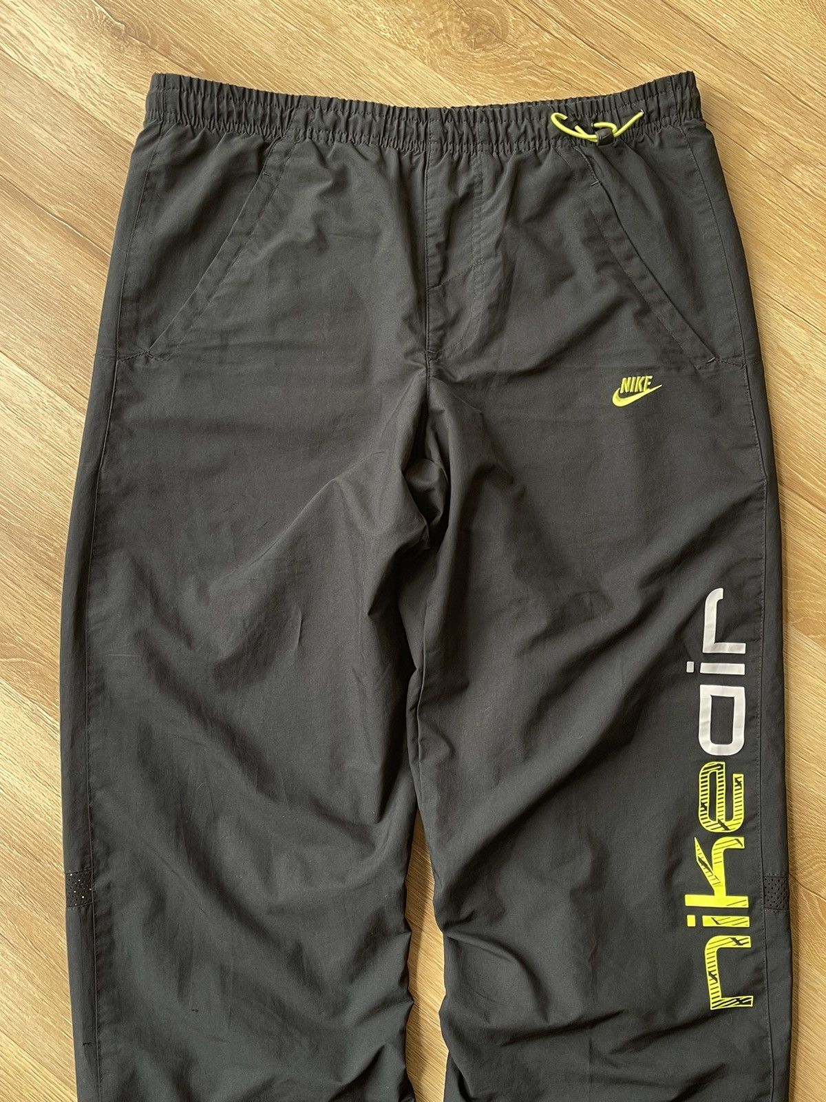 Nike Vintage Nike Air Logo Baggy Parachute Track Pants Size S Size US 34 / EU 50 - 9 Thumbnail