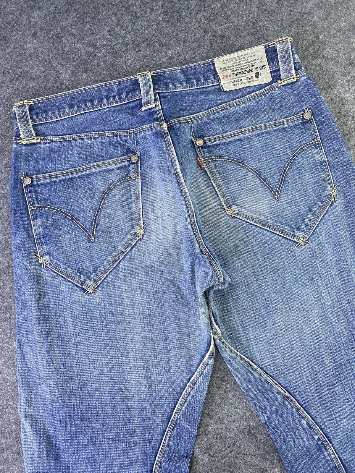 Levi's Vintage Levi's Engineered Jeans Distress Blue Wash - J916 Size US 33 - 13 Thumbnail