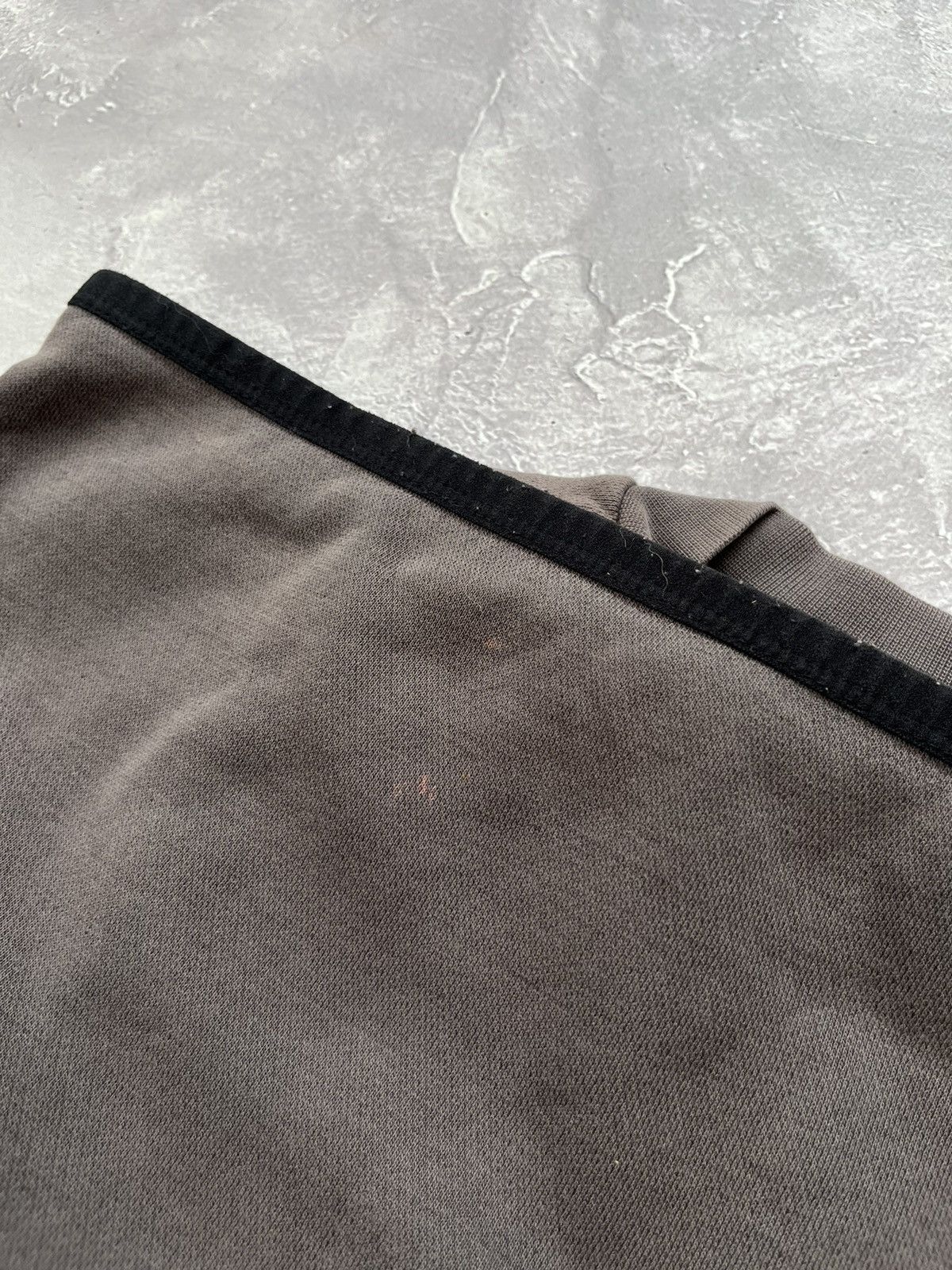 Nike Vintage Nike Y2K Faded Grey Distressed Sweatshirt Size M Size US M / EU 48-50 / 2 - 12 Thumbnail