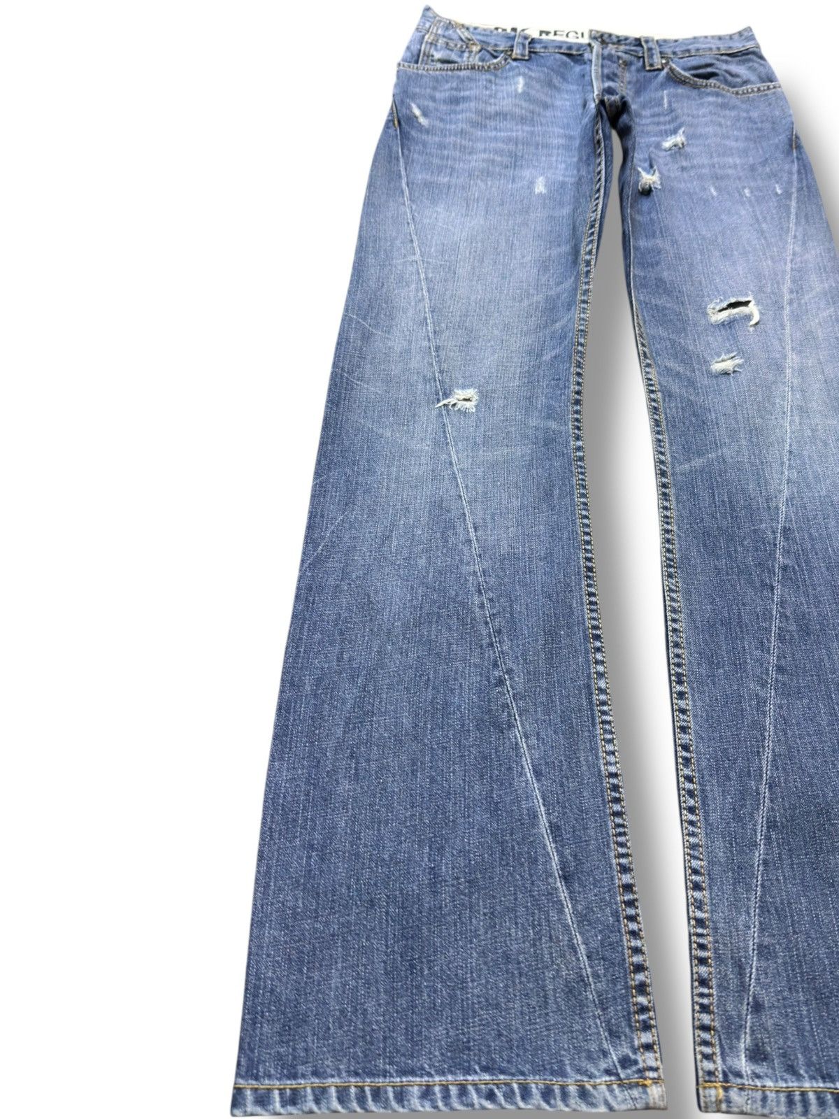 FCUK Vintage FCUK Straight Non Alignment Grunge Denim Size US 30 / EU 46 - 3 Thumbnail