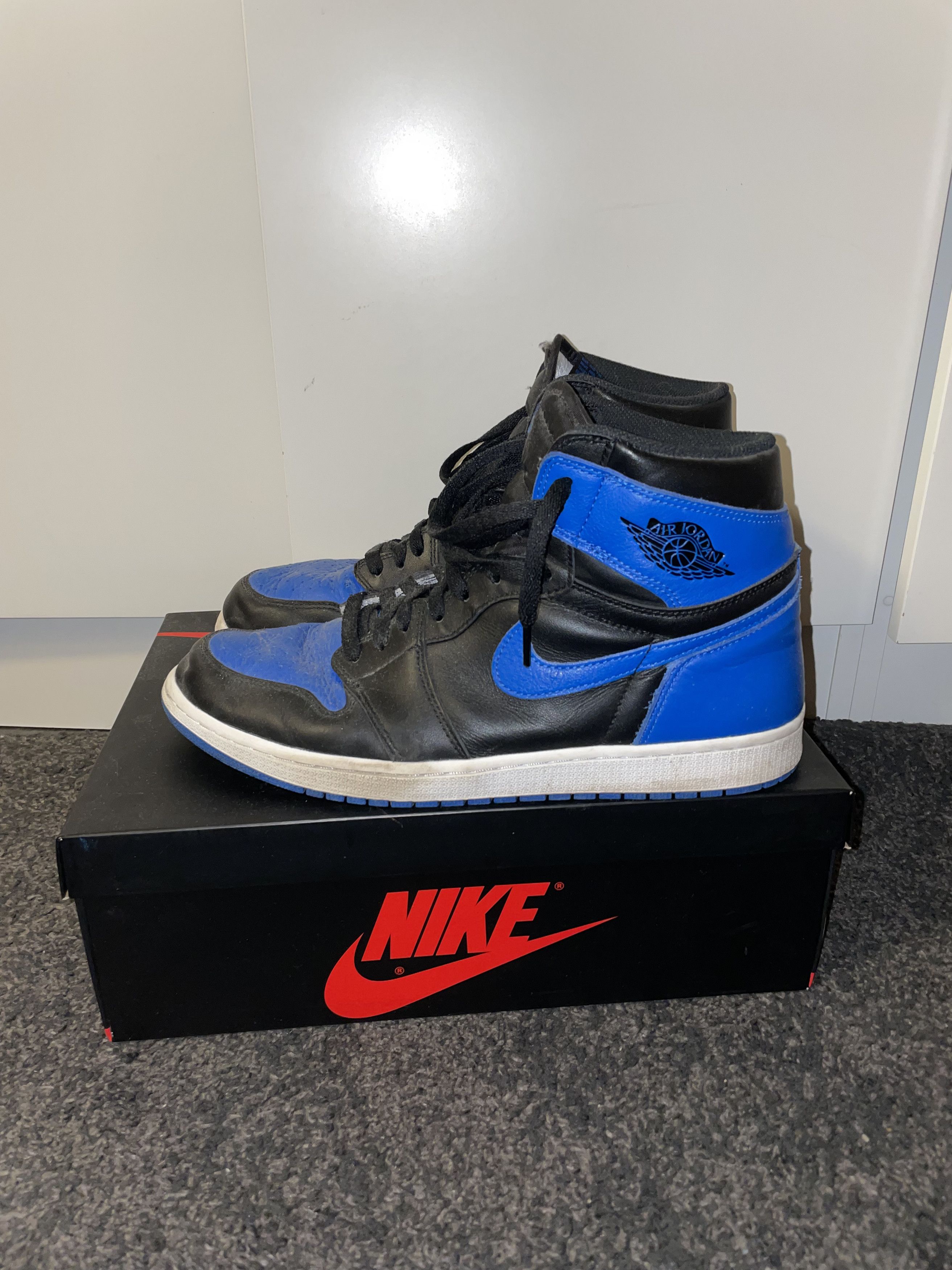 Jordan Brand Air Jordan 1 Retro High OG "2017 Royal" sneakers Size US 12 / EU 45 - 2 Thumbnail