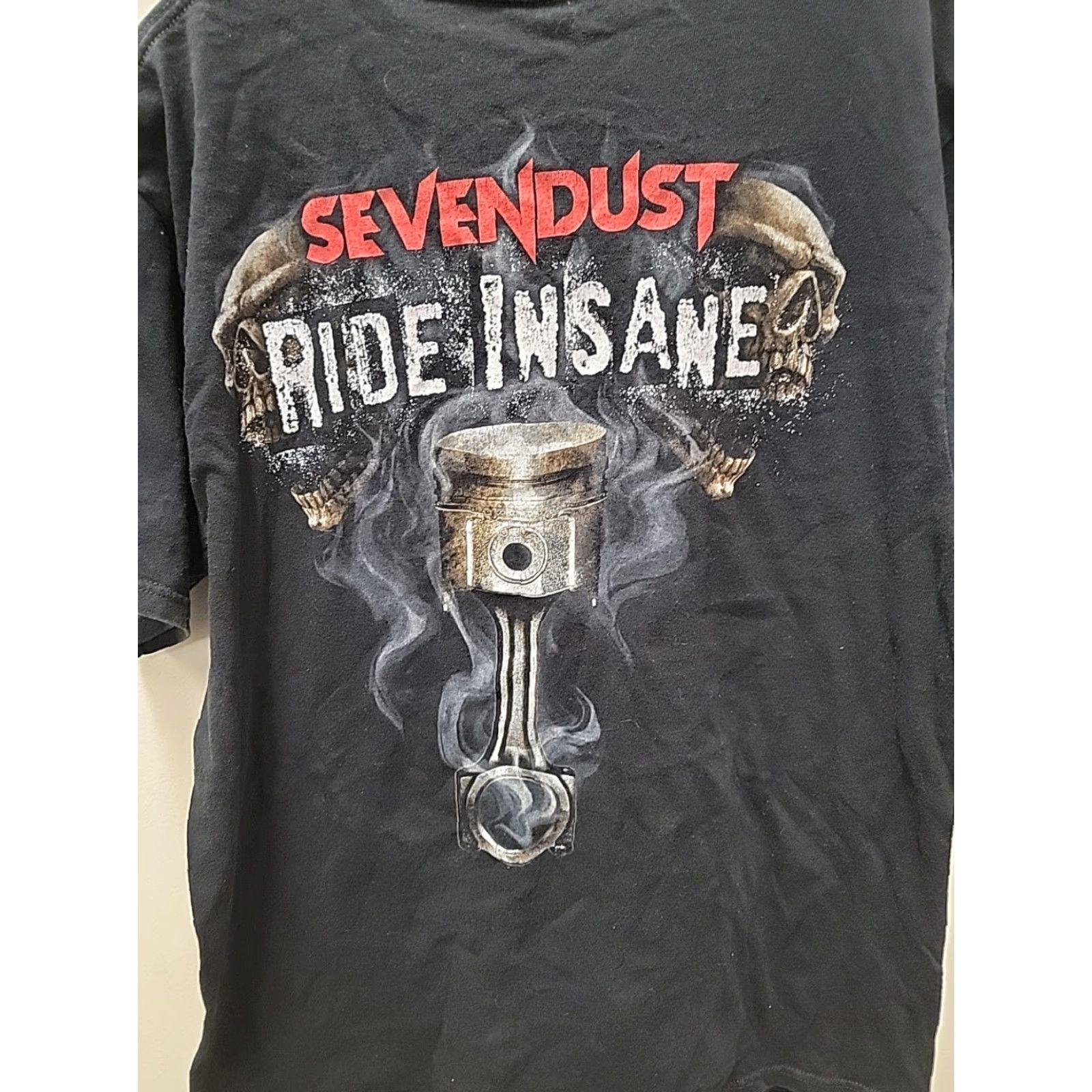 Anvil VINTAGE Anvil Sevendust Band Tour Shirt Crew Neck Short Sleeve L Black Graphic Print Men Music Shirt 1990s Size US L / EU 52-54 / 3 - 4 Thumbnail