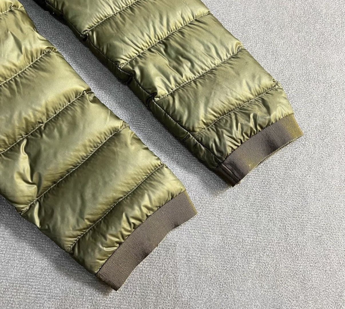 Moncler Moncler Army Green Paneled Logo Sleeve Patch Down Jacket Size US S / EU 44-46 / 1 - 4 Thumbnail