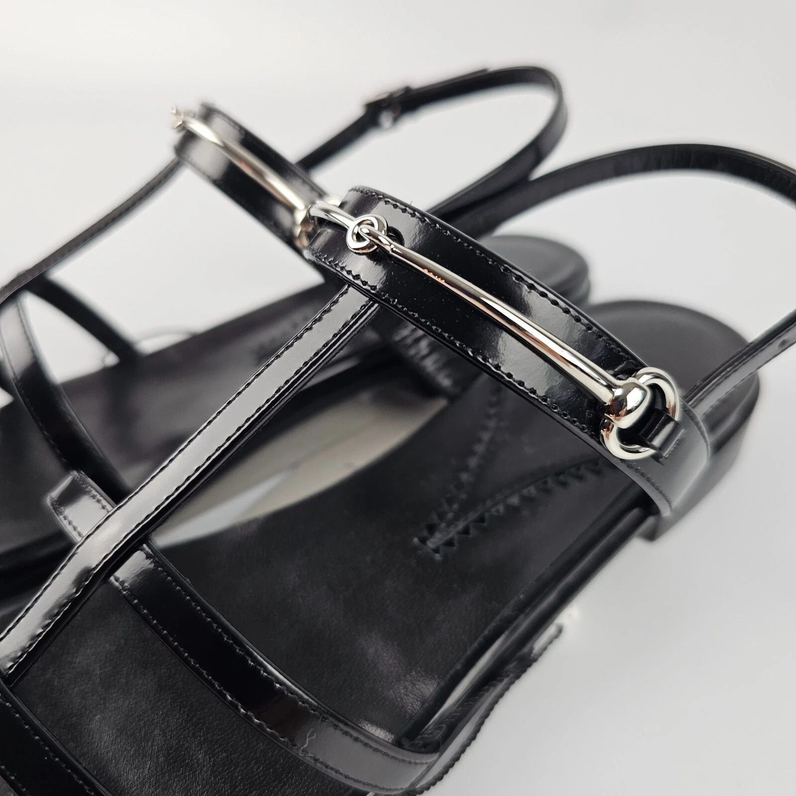 Gucci GUCCI Horsebit Black Leather Flat Sandals New & Authentic Size US 5 / IT 35 - 7 Thumbnail