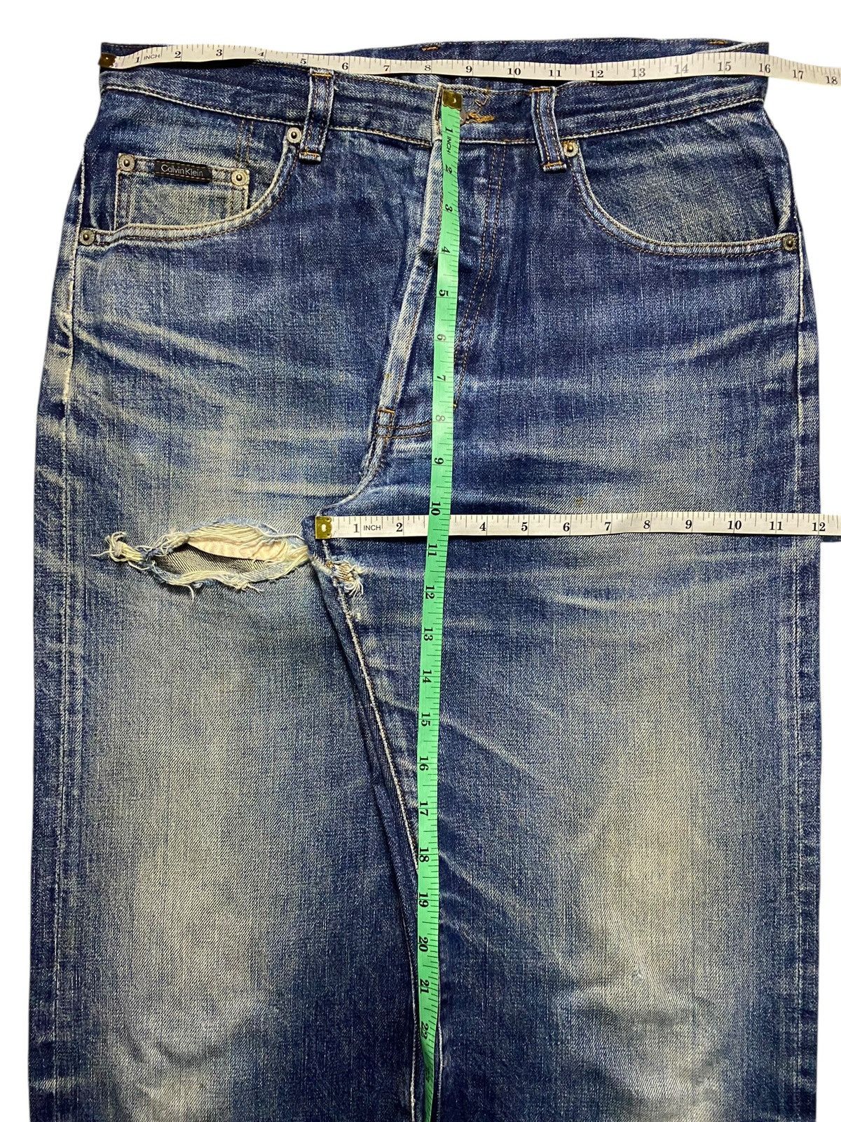 Vintage Vintage Calvin Klein Selvedge Mud Wash Distressed Loose Jean Size US 32 / EU 48 - 21 Thumbnail