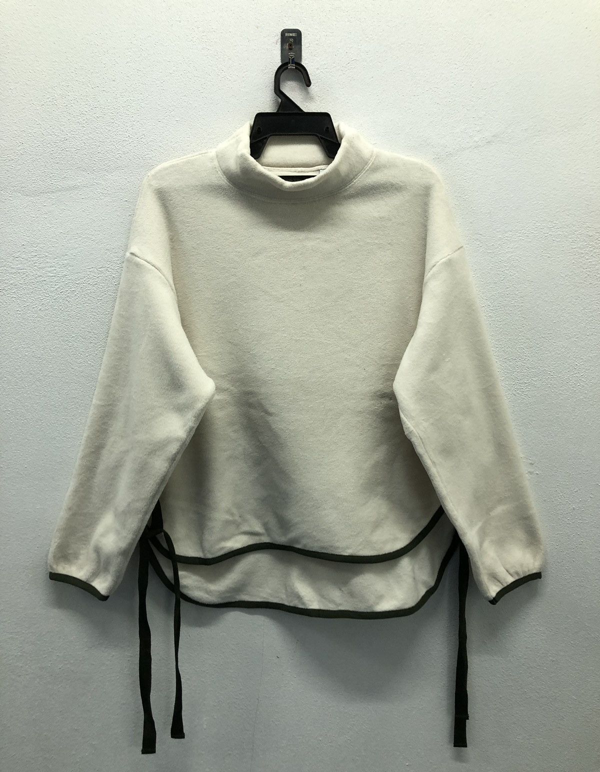 Uniqlo × White Mountaineering Vintage Uniqlo White Mountaineering Sweatshirts Size M / US 6-8 / IT 42-44 - 1 Thumbnail