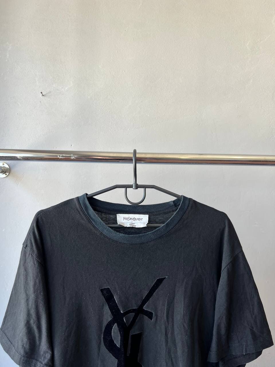 Yves Saint Laurent VERY RARE! YVES SAINT LAURENT RIVE GAUCHE VELOR LOGO T SHIRT Size US XL / EU 56 / 4 - 4 Thumbnail