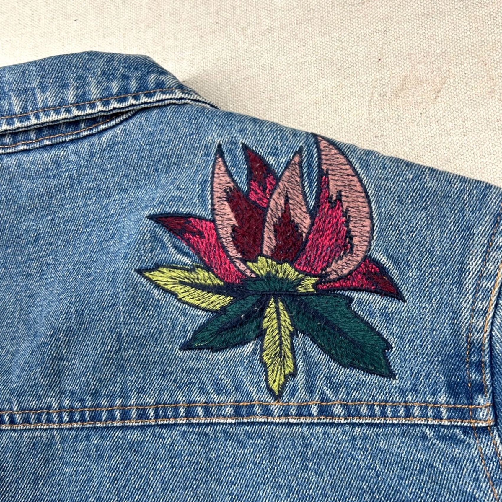 Denime Magnolia South Denim Jacket Womens M Embroidered Bird Flowers Trucker Blue Jean Shirt Size 32" / US 10 / IT 46 - 7 Thumbnail
