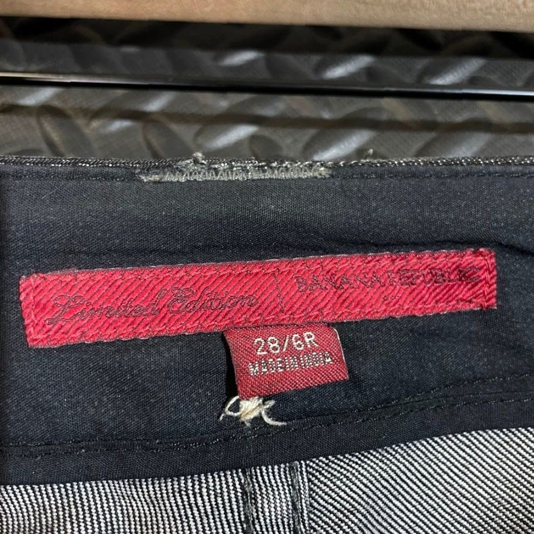 Banana Republic Banana Republic Trouser Jeans Bootcut Dark Wash 28 6R Black Women Regular Size 6 Limited Edition Jeans Size 28" / US 6 / IT 42 - 4 Thumbnail