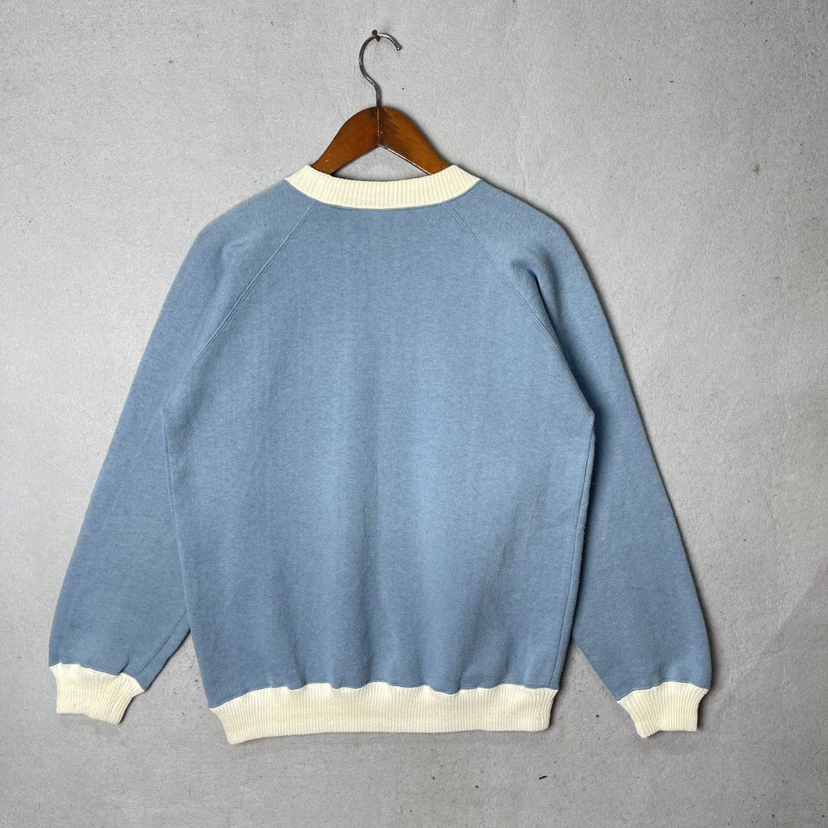 Vintage Vintage Regatta R Sweatshirt Crewneck Size US L / EU 52-54 / 3 - 7 Thumbnail