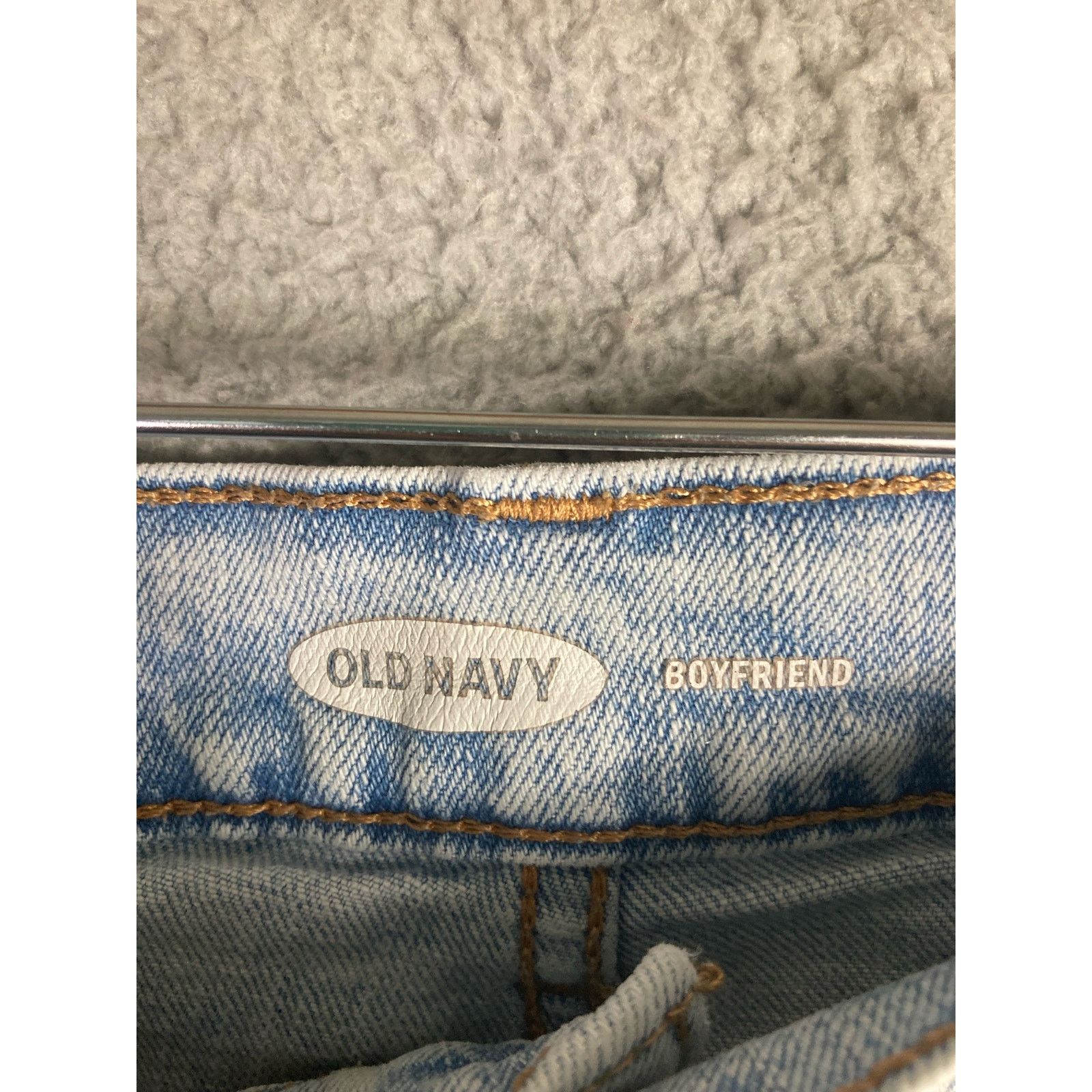 Old Navy Old Navy Women's Boyfriend Denim Shorts Size 14 Blue Hem Size 36" / US 14 / IT 50 - 2 Thumbnail