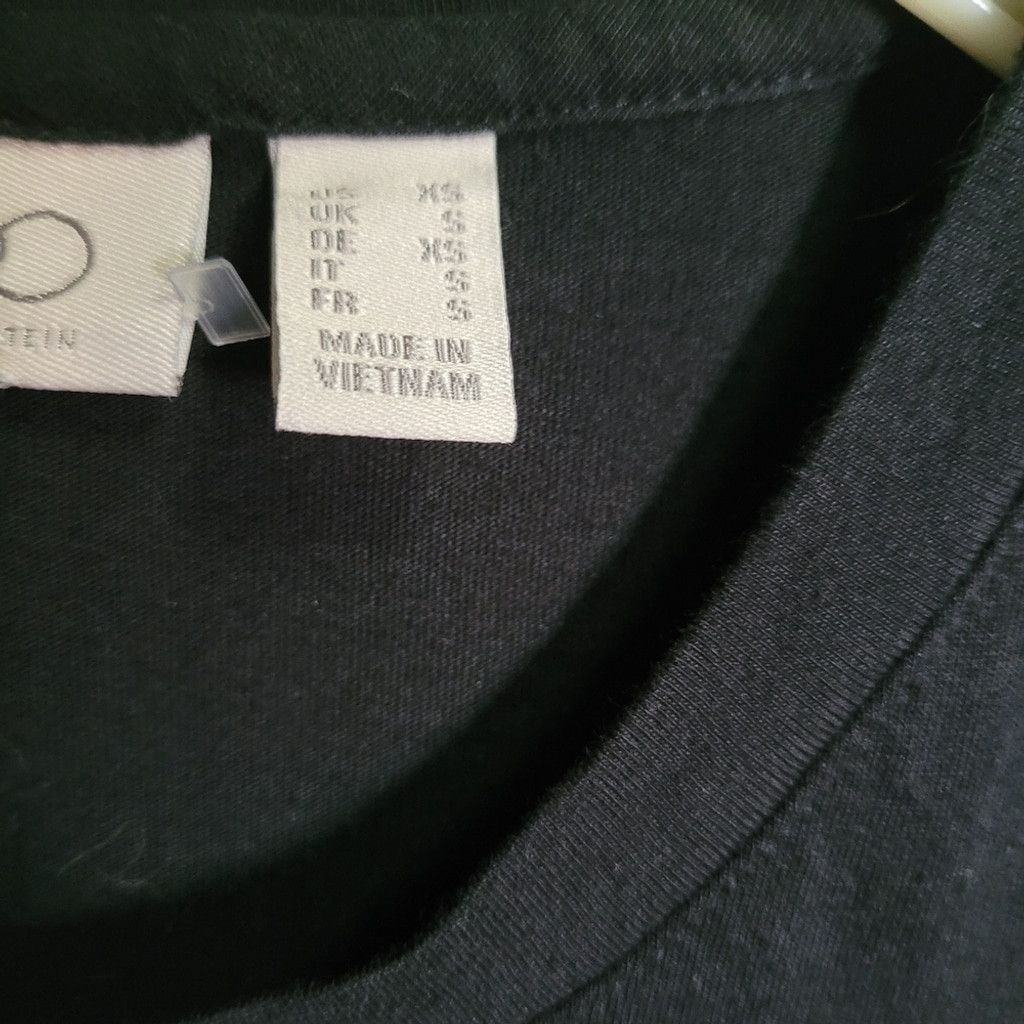 Logo 7 Logo, black top with a pocket, XS, nwot Size XS / US 0-2 / IT 36-38 - 3 Thumbnail