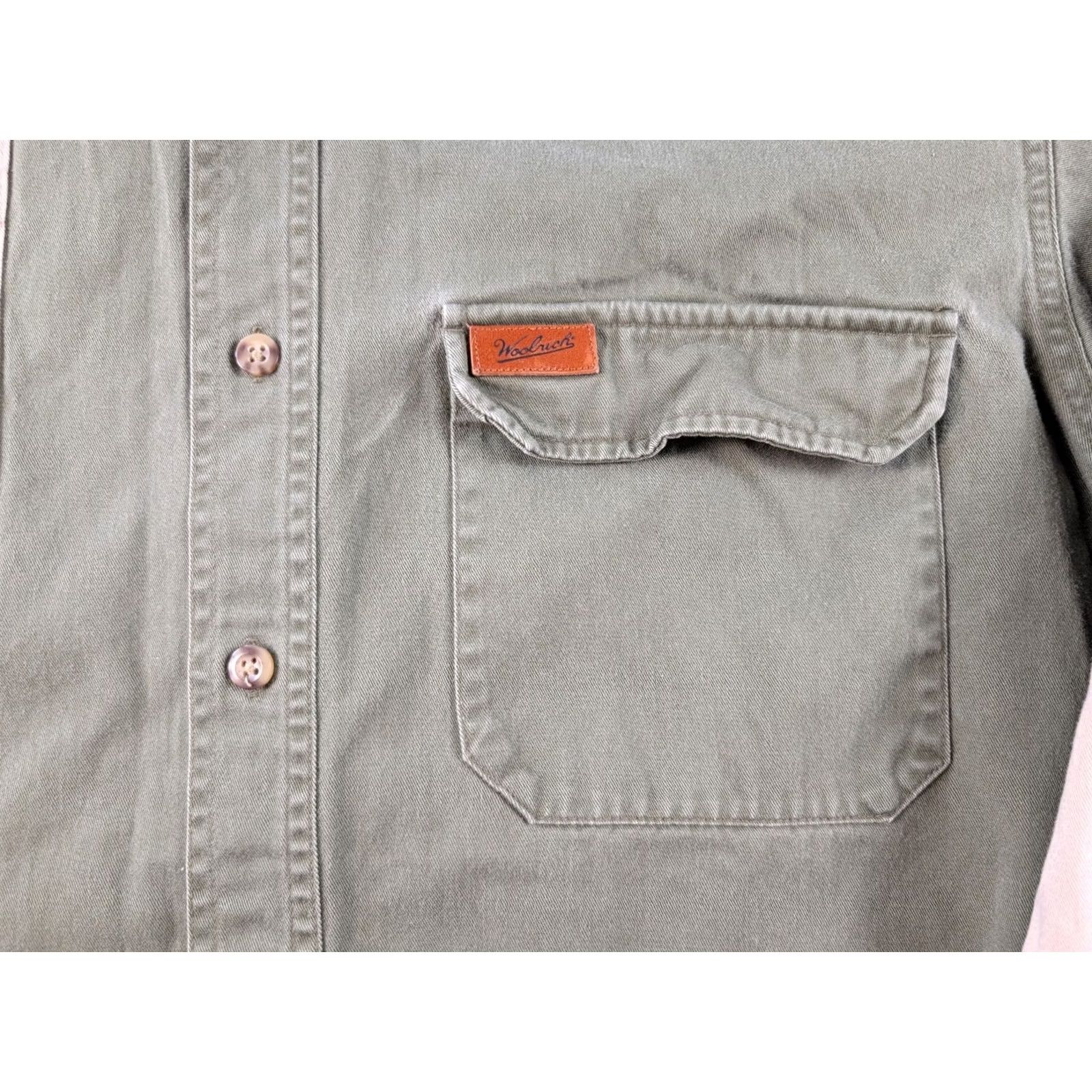 Vintage VINTAGE Woolrich Button-Up Shirt Mens L Beige Green Khaki Patch Collar Long Sleeve Button-Down Casual Outdoor Classic Modern All Seasons Size US L / EU 52-54 / 3 - 3 Thumbnail