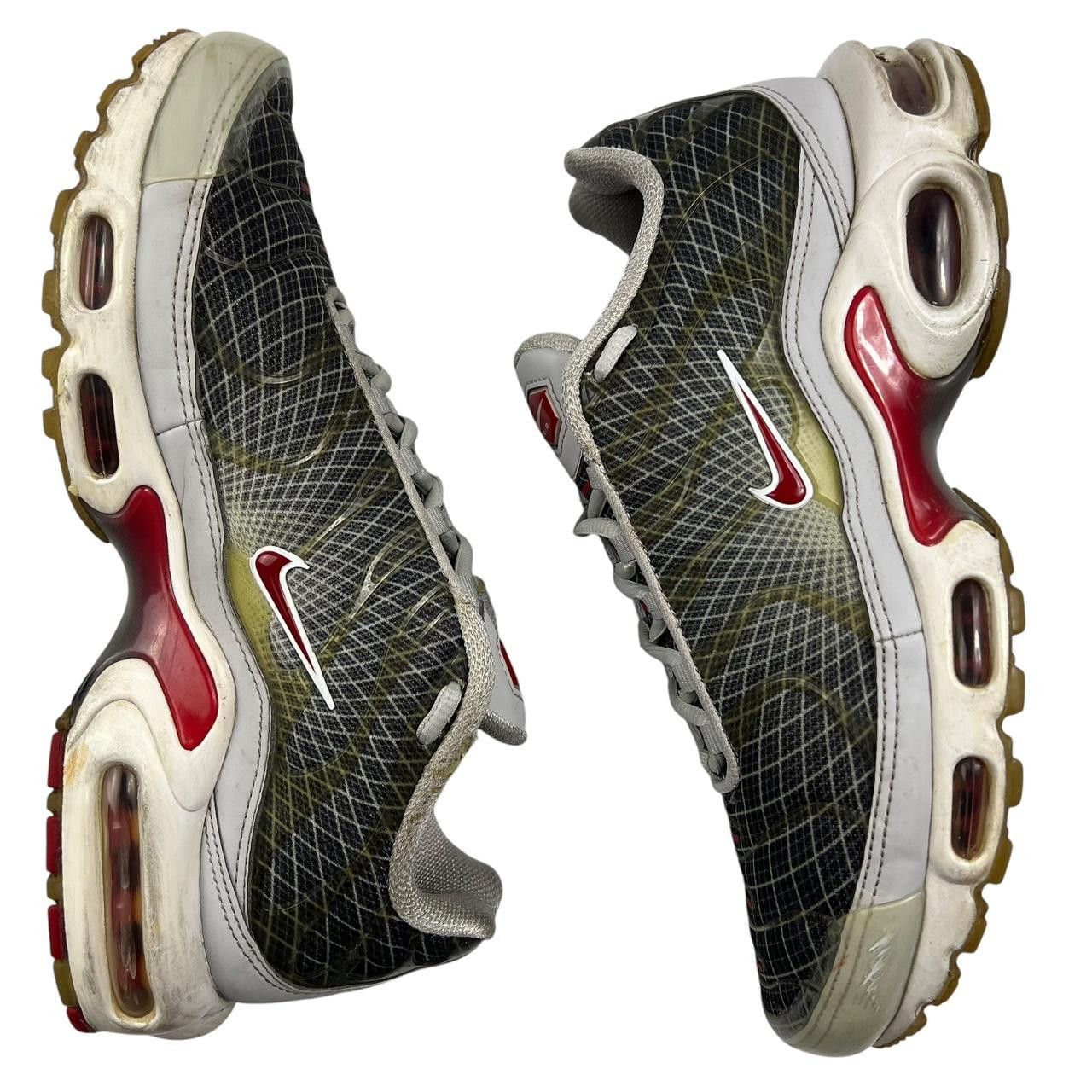 Nike Nike Air Max Plus TN Wave Grid Neutral Grey - US 8.5 / EU 42 Size US 8.5 / EU 41-42 - 4 Thumbnail