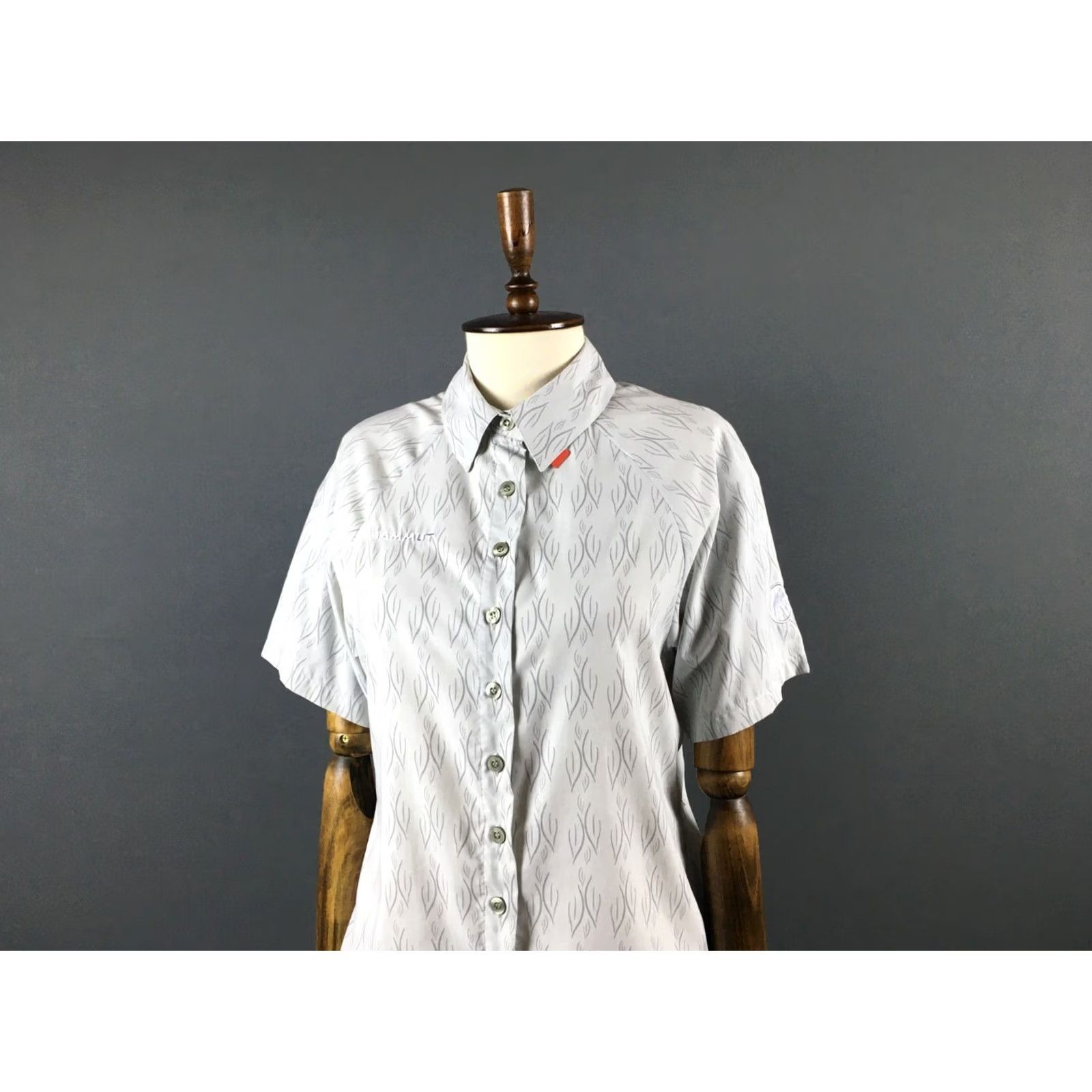Mammut Mammut Gray Nylon Blouse Women M Short Sleeve Collared Embroidered Logo Floral Pattern Clothing Size M / US 6-8 / IT 42-44 - 4 Thumbnail