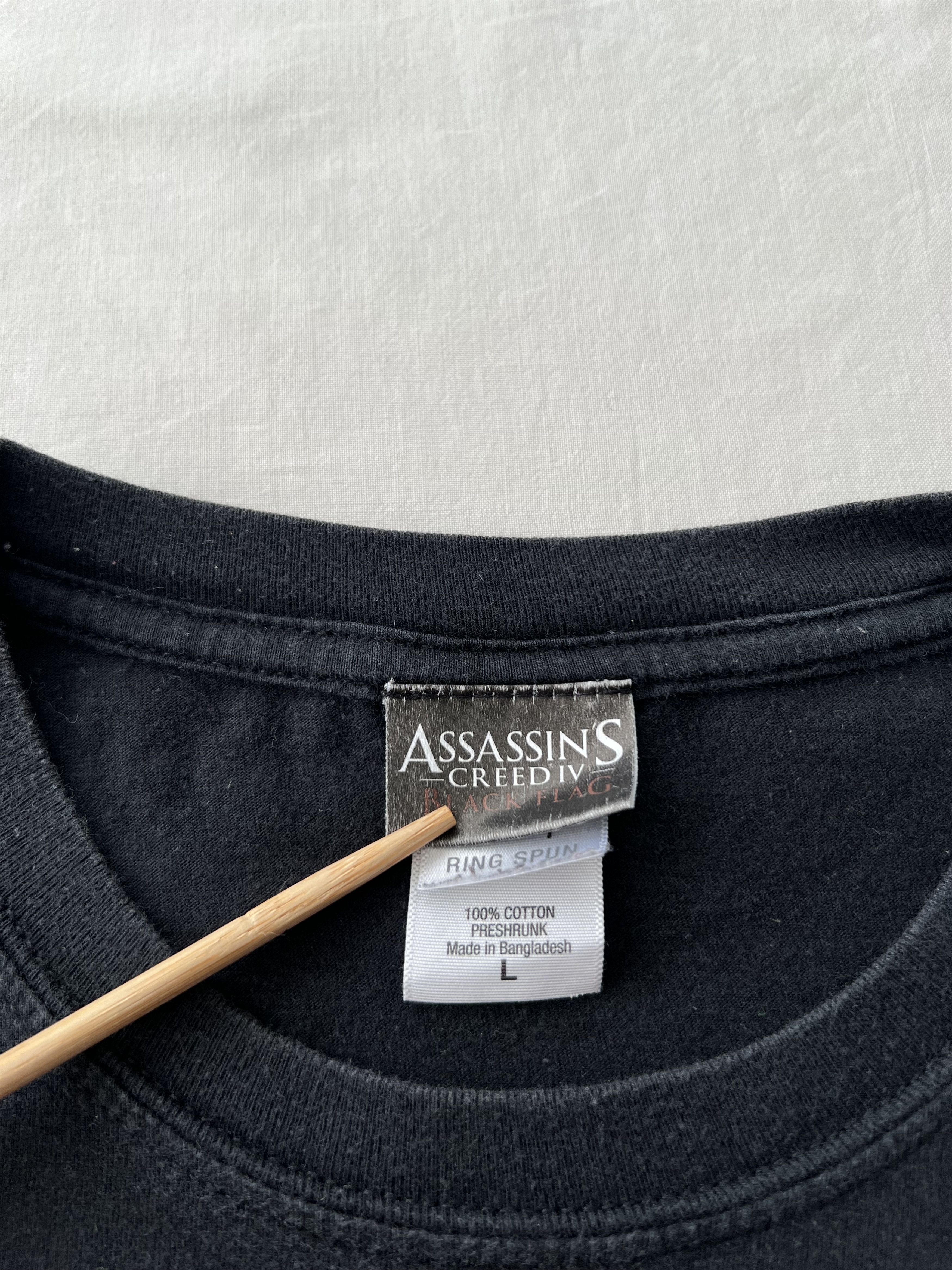 The Game Vintage 2013 Assassin's Creed IV Black Flag Ubisoft T-shirt Size US L / EU 52-54 / 3 - 12 Thumbnail