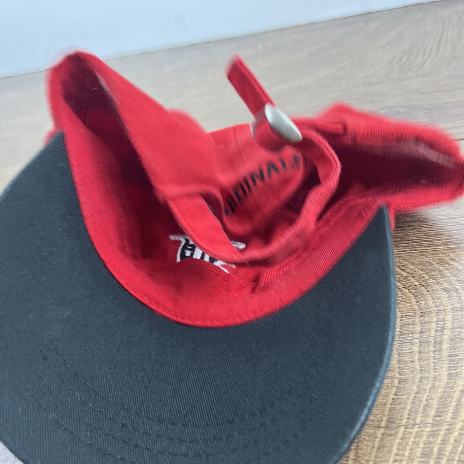 Other Louisville Cardinals Hat NCAA Adjustable Hat Red Hat Adjusta Size ONE SIZE - 12 Thumbnail