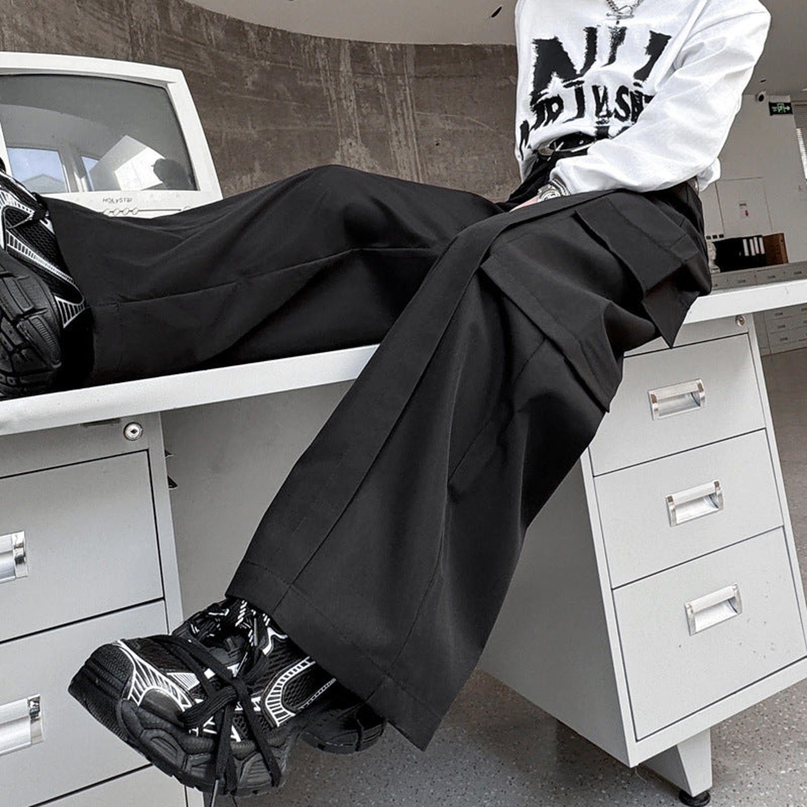 Japanese Brand Black Wide Leg Cargo Pants, Loose Fit Utility Trousers Size US 32 / EU 48 - 2 Thumbnail
